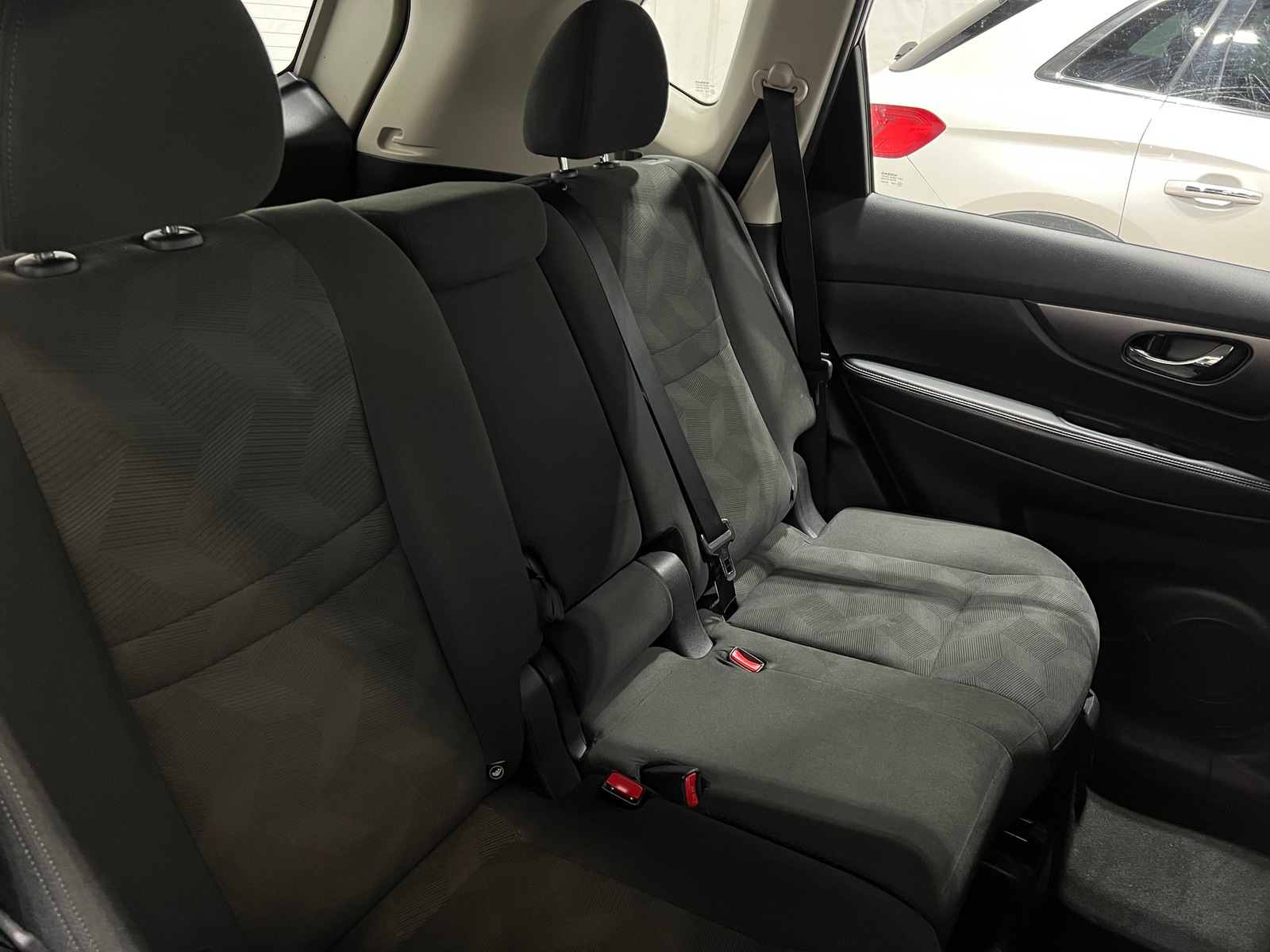 Thumbnail: 2016 Nissan Rogue - 6