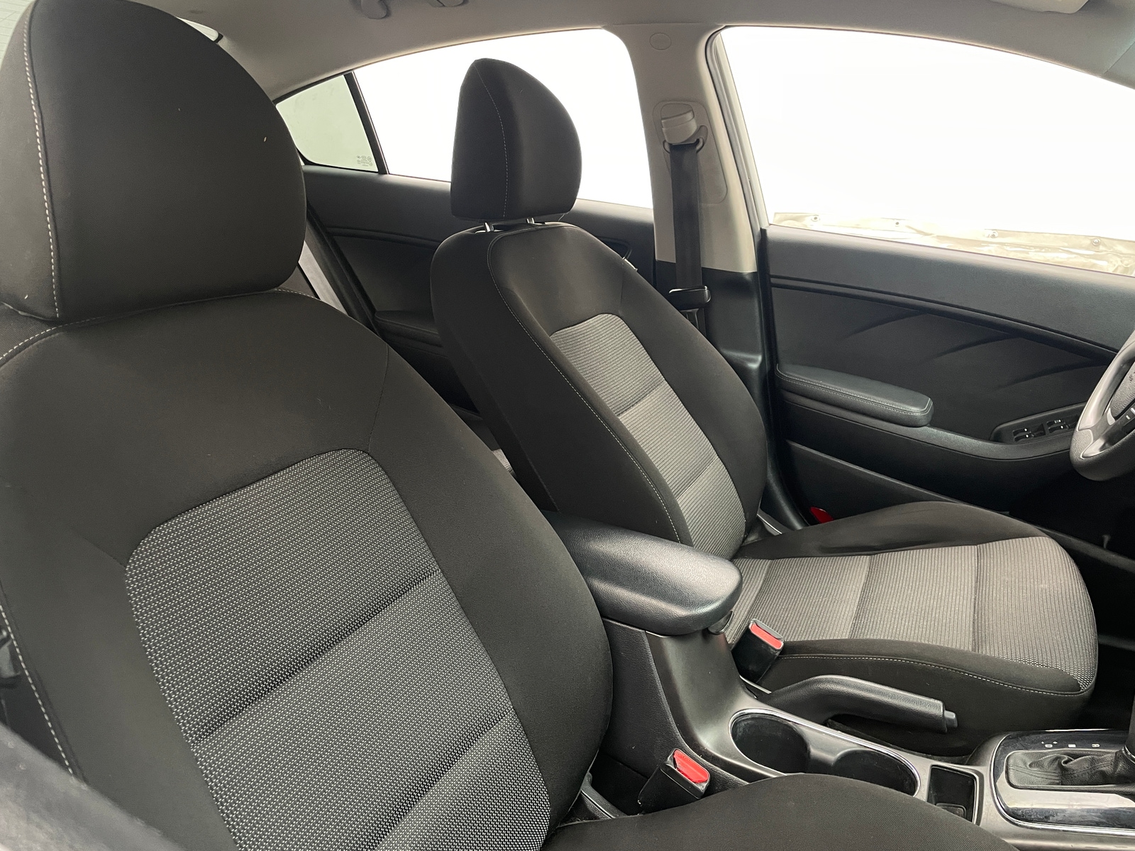 Thumbnail: 2017 Kia Forte - 2