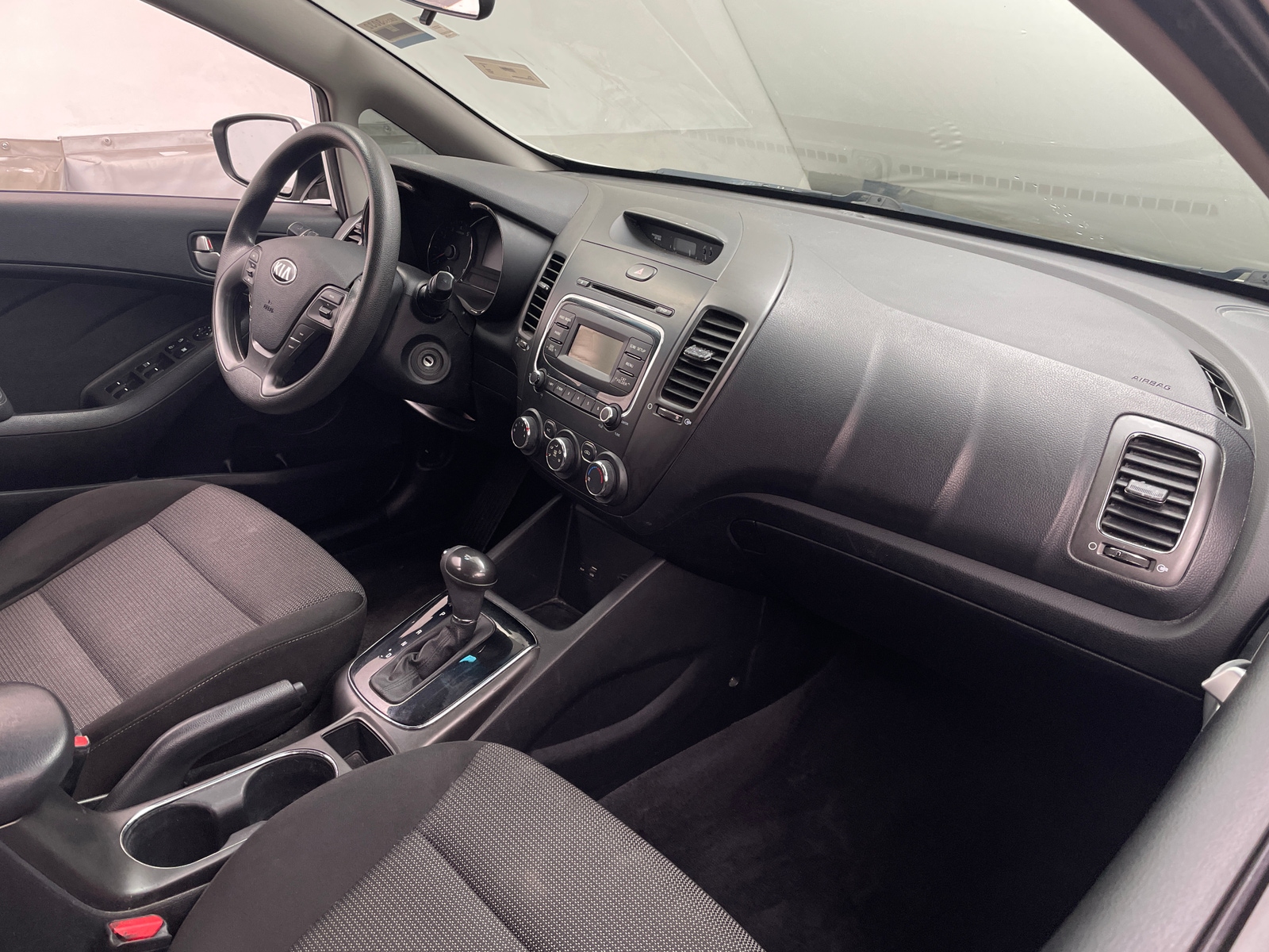 Thumbnail: 2017 Kia Forte - 3