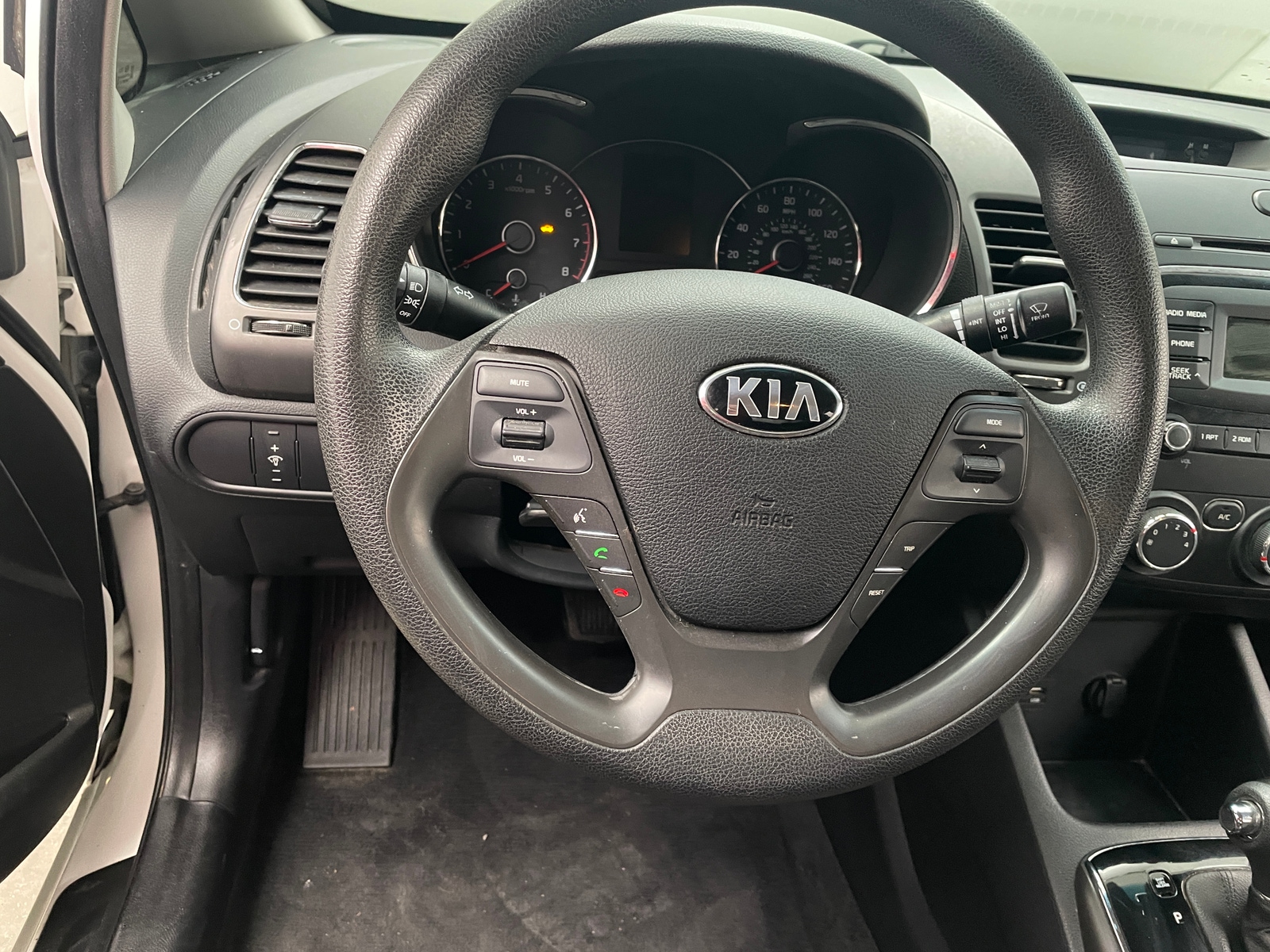 Thumbnail: 2017 Kia Forte - 5