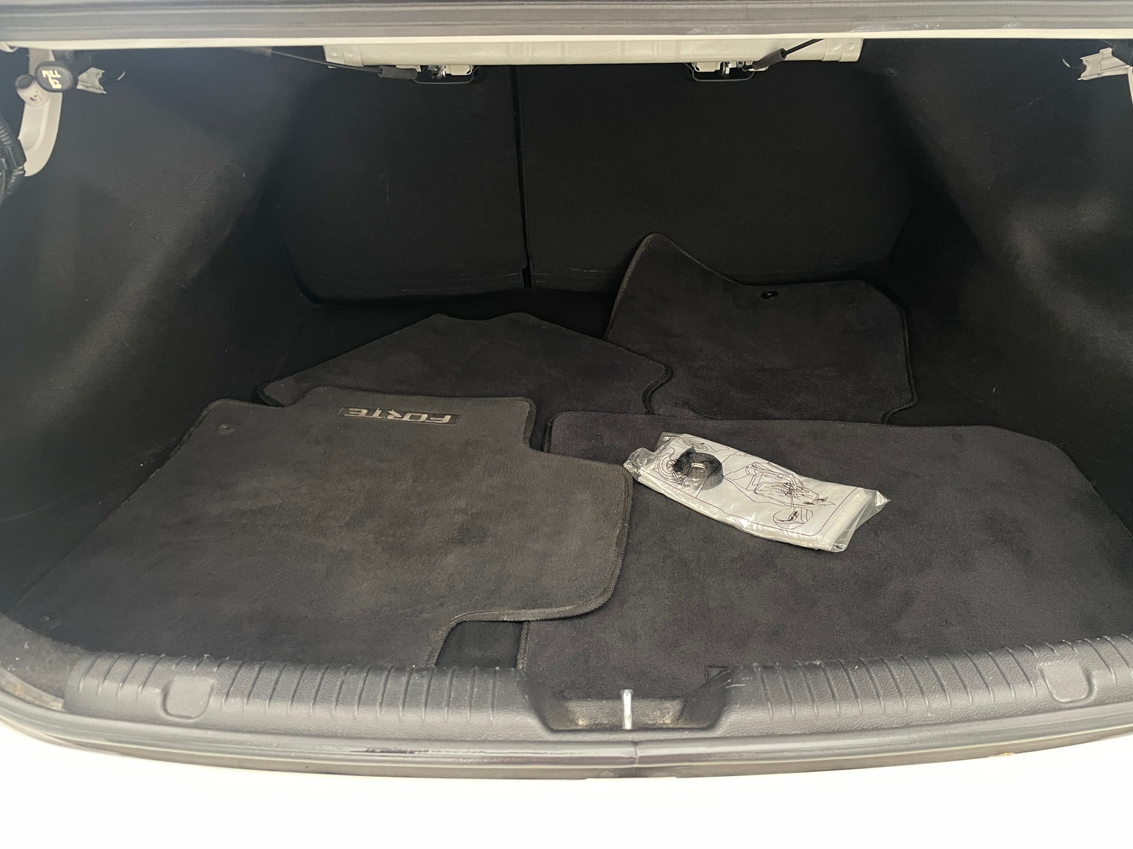 Thumbnail: 2017 Kia Forte - 7