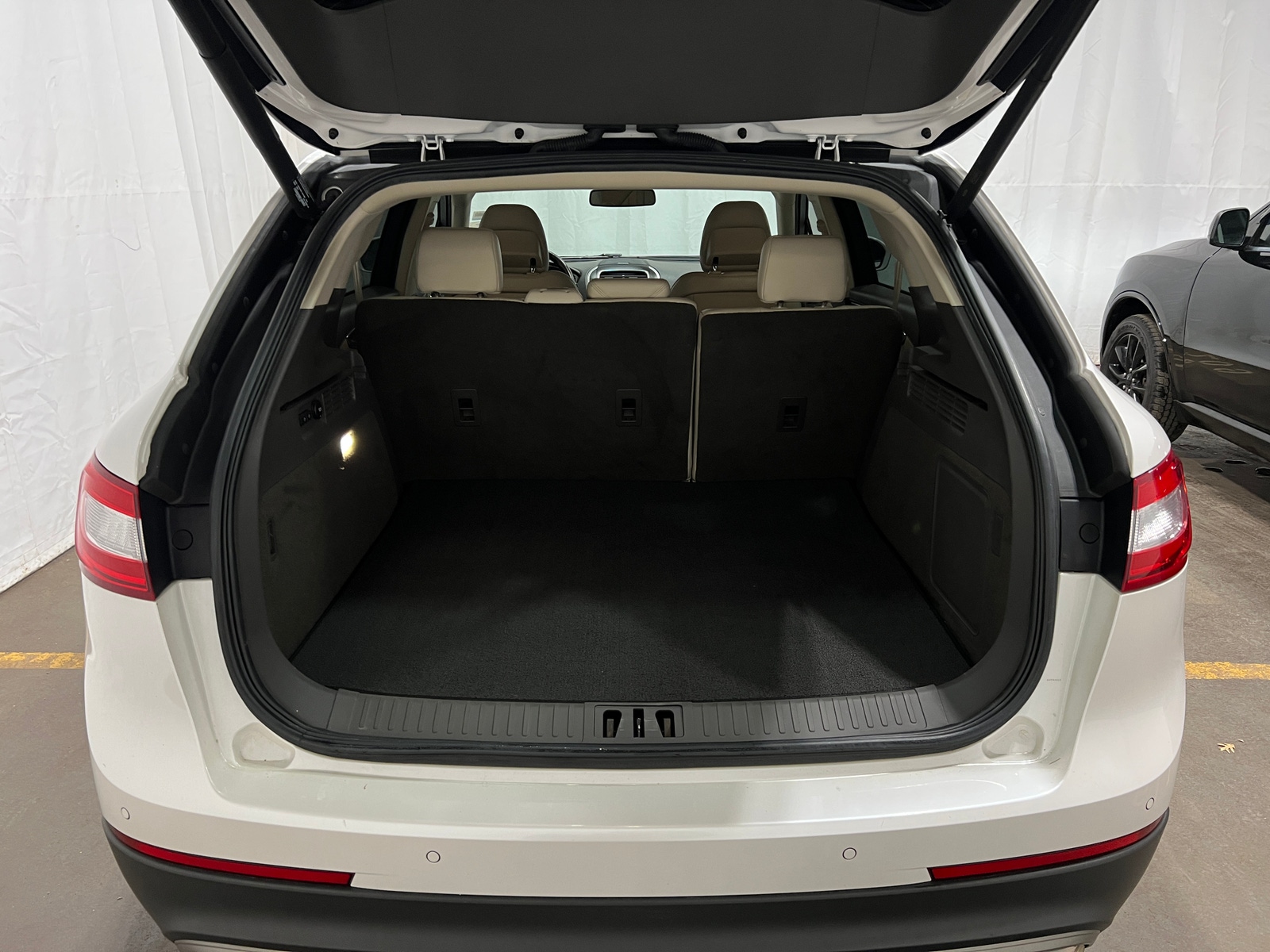 Thumbnail: 2016 Lincoln MKX - 6