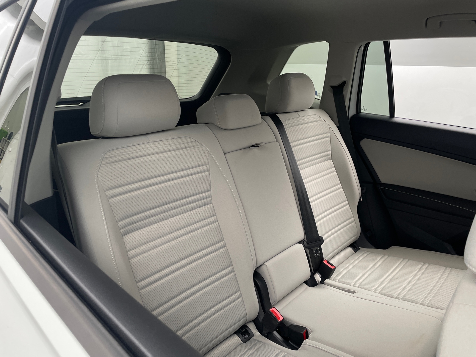 Thumbnail: 2024 Volkswagen Tiguan - 6