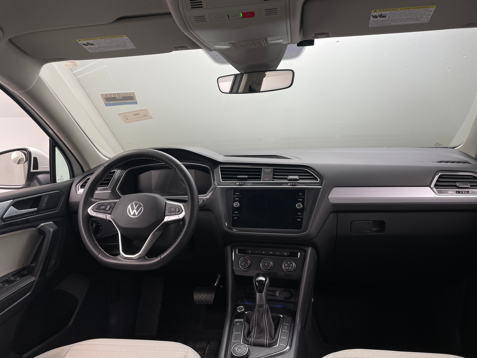 Thumbnail: 2024 Volkswagen Tiguan - 3