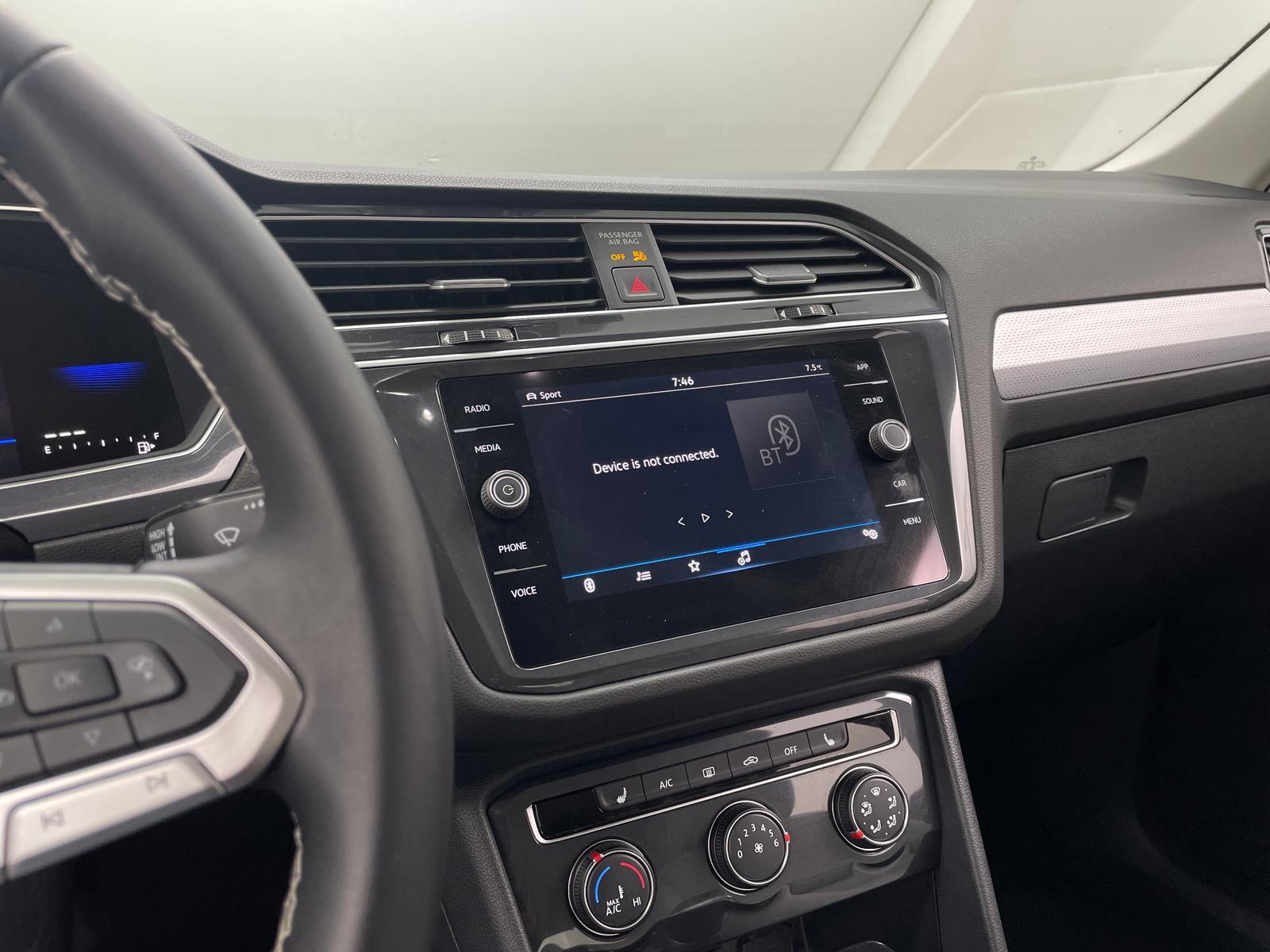 Thumbnail: 2024 Volkswagen Tiguan - 4