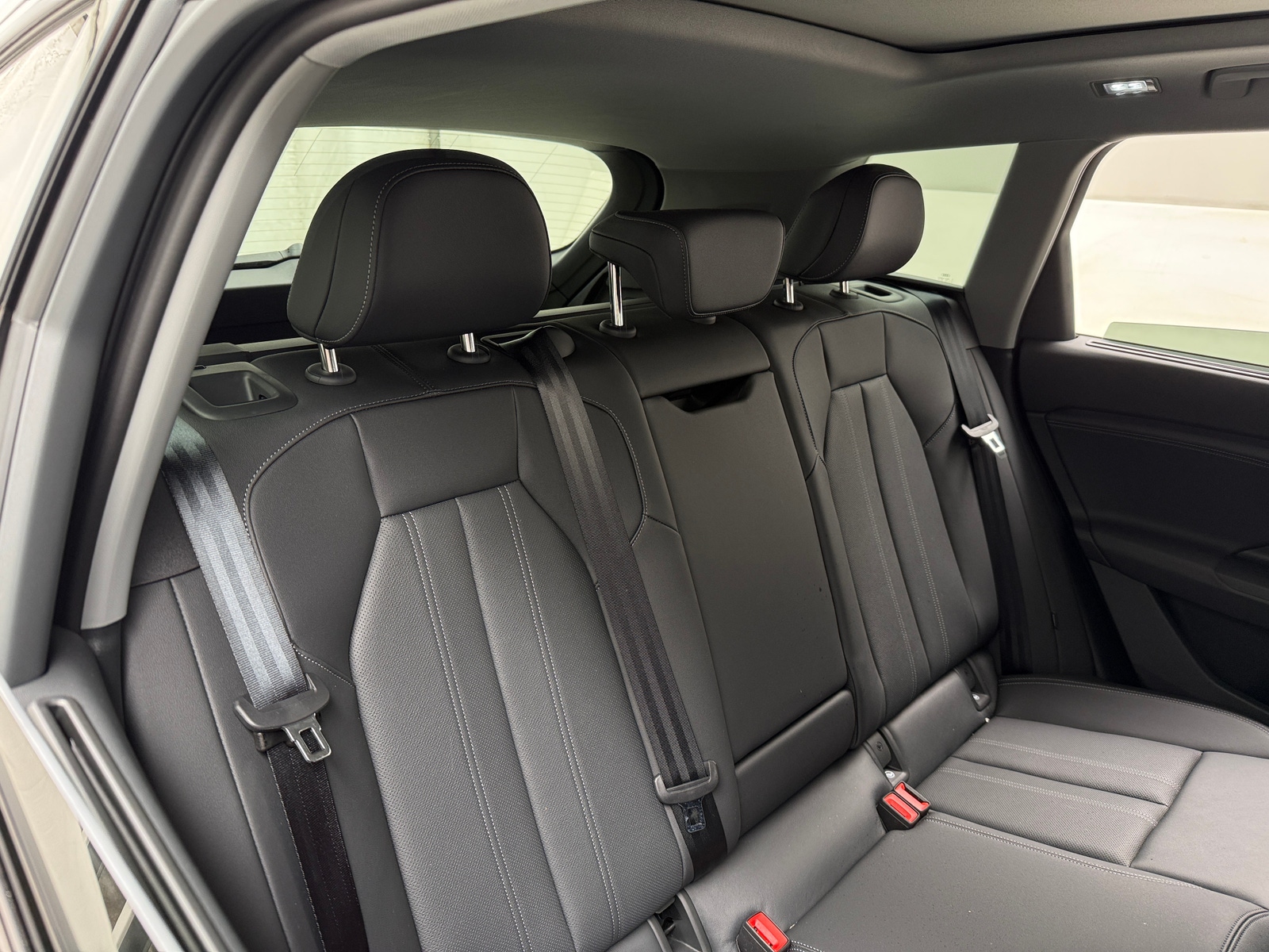 Thumbnail: 2025 Audi Q6 e-tron - 5