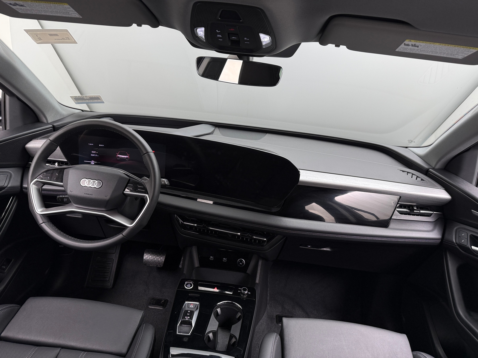 Thumbnail: 2025 Audi Q6 e-tron - 2