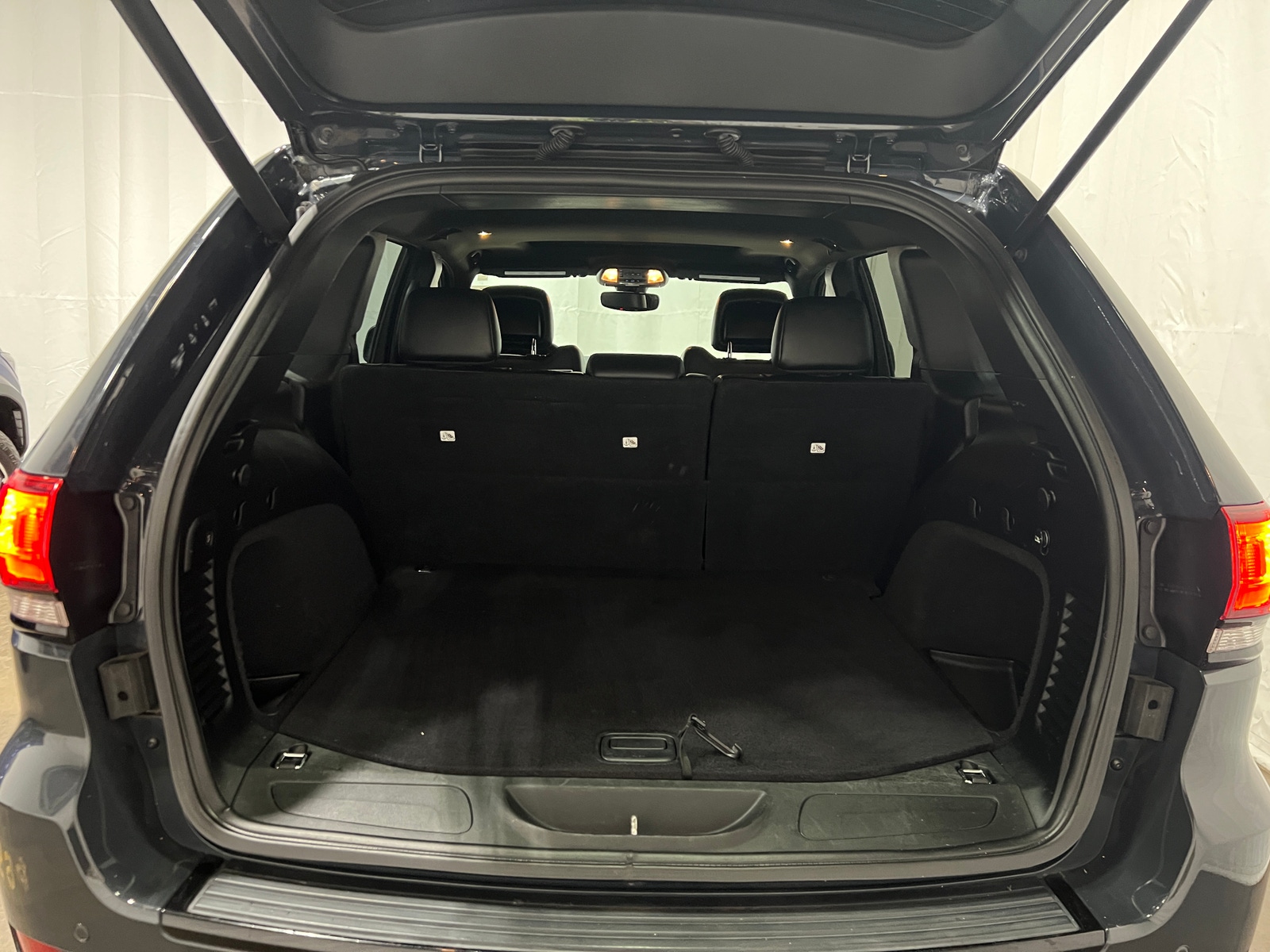 Thumbnail: 2018 Jeep Grand Cherokee - 6