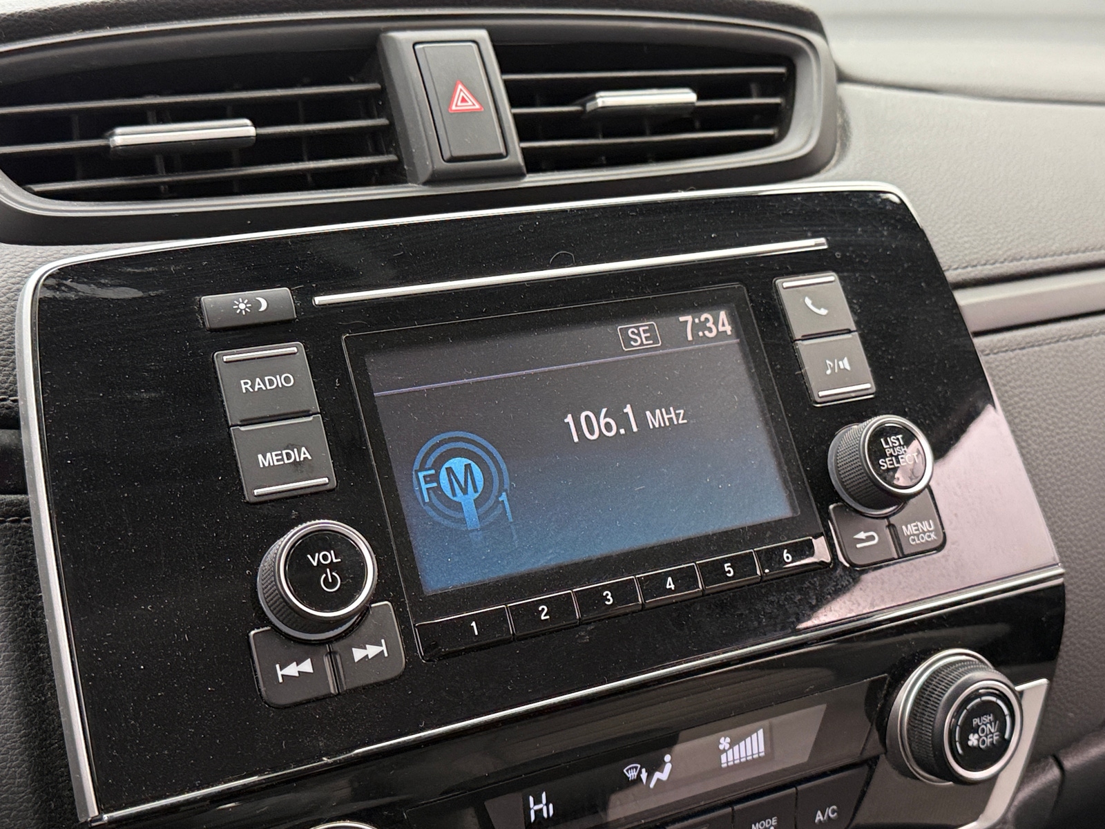 Thumbnail: 2017 Honda CR-V - 4