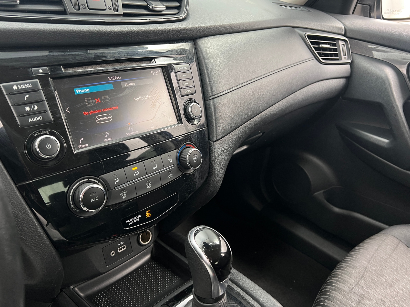 Thumbnail: 2019 Nissan Rogue - 4