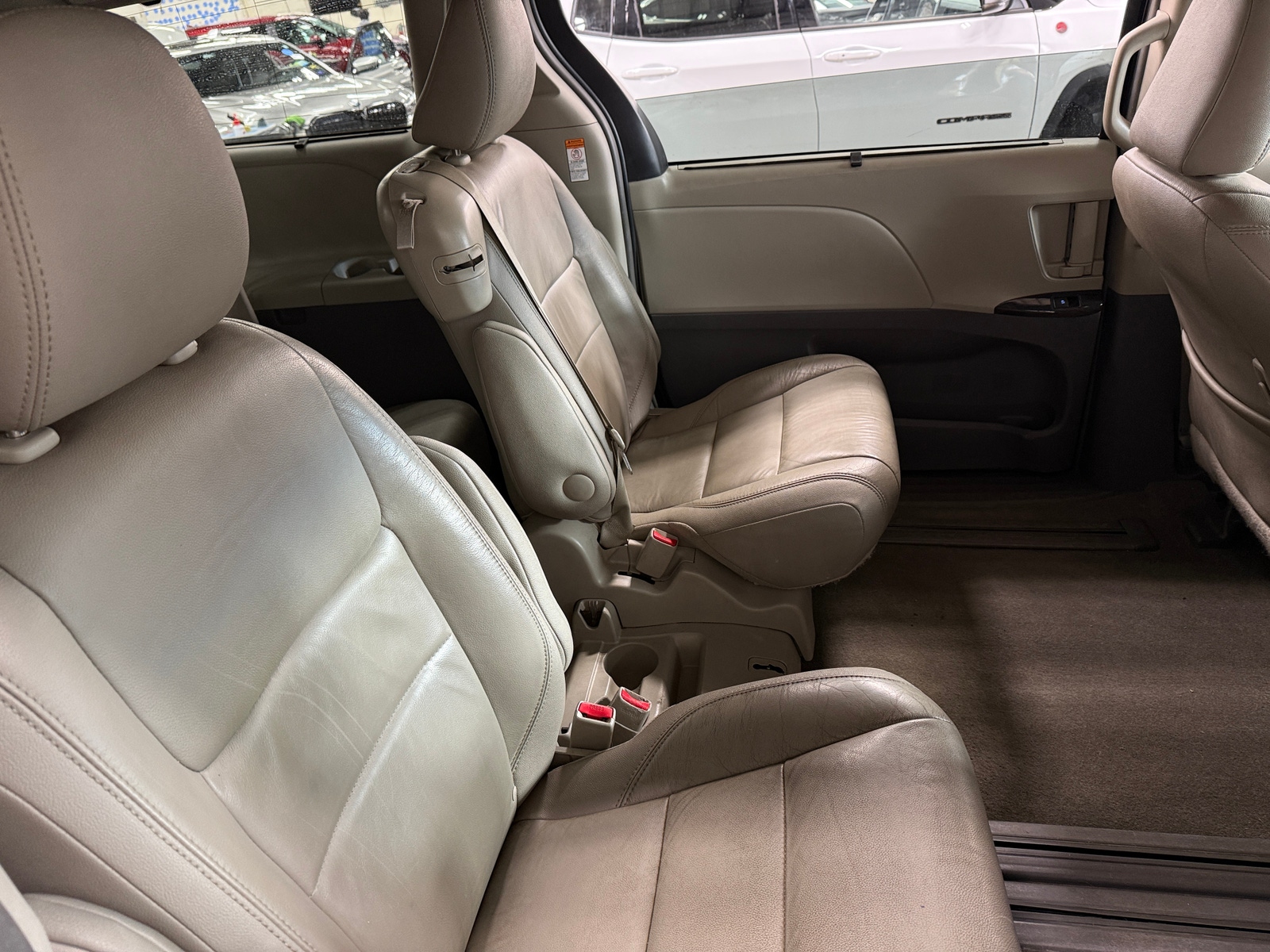 Thumbnail: 2017 Toyota Sienna - 5