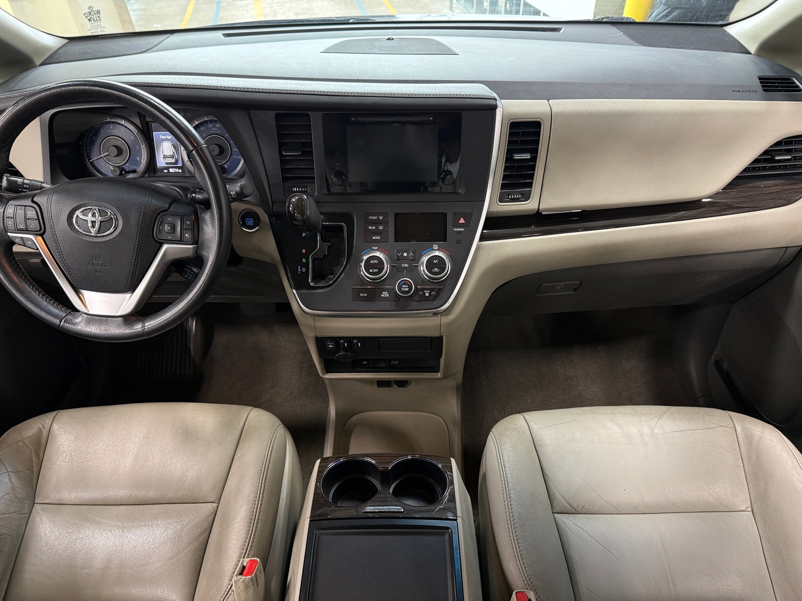 Thumbnail: 2017 Toyota Sienna - 2