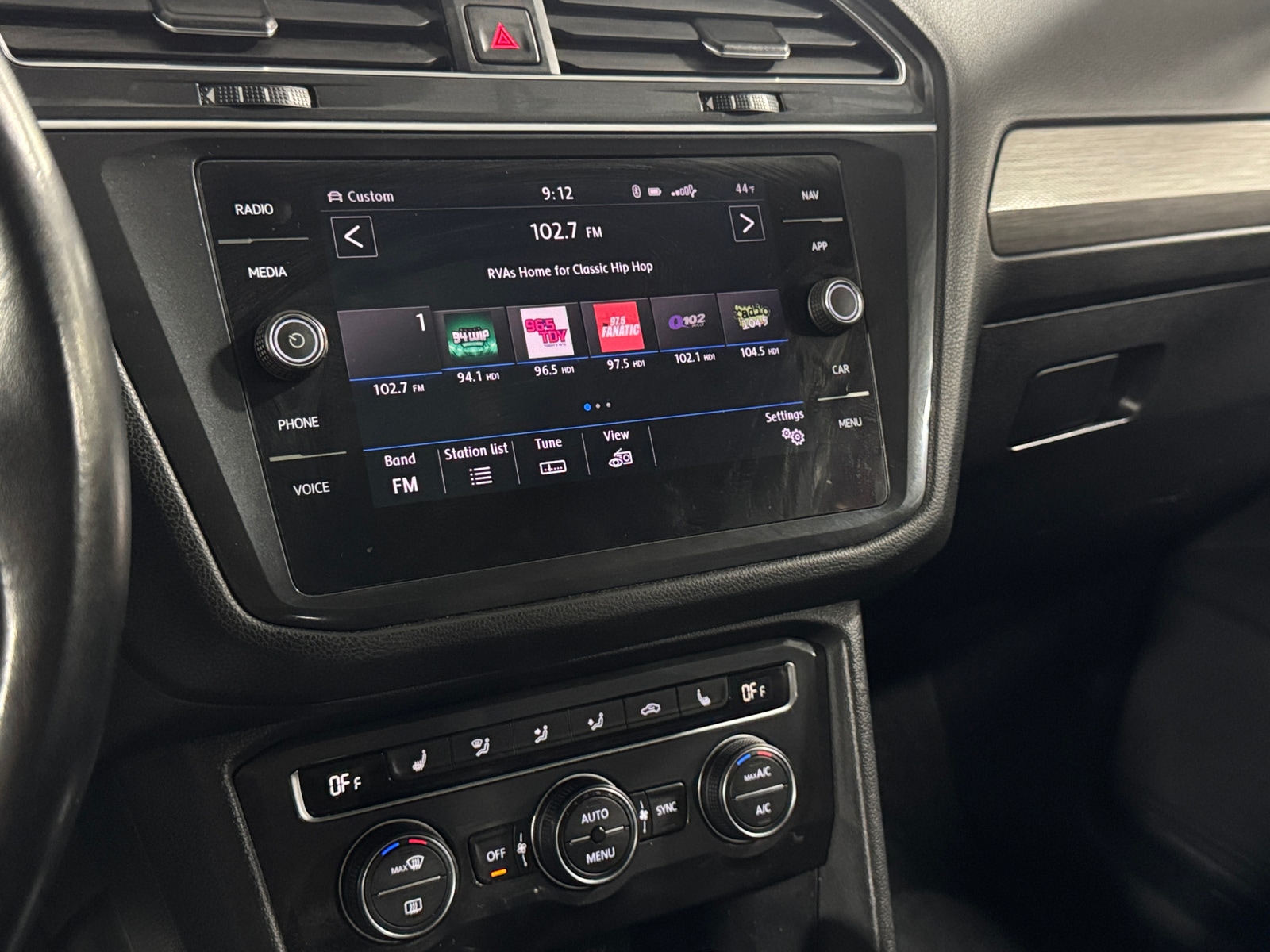 Thumbnail: 2019 Volkswagen Tiguan - 4