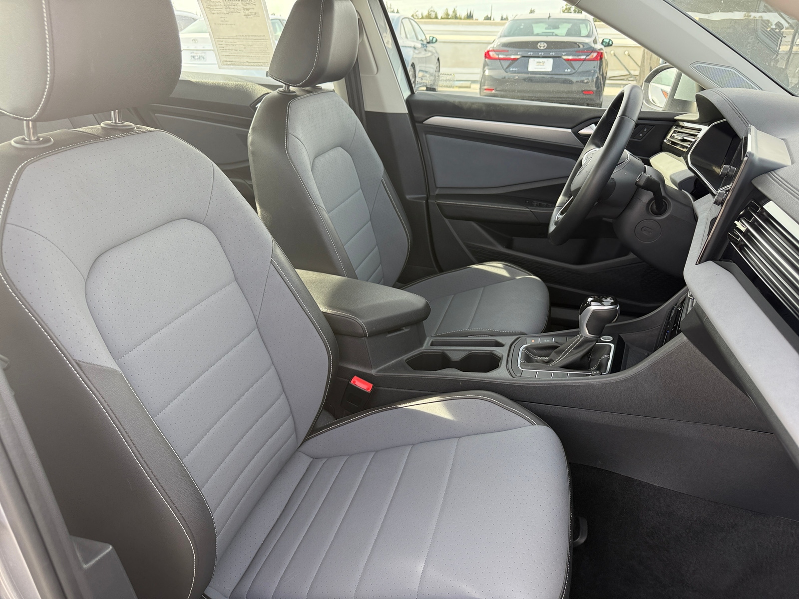 Thumbnail: 2025 Volkswagen Jetta - 2