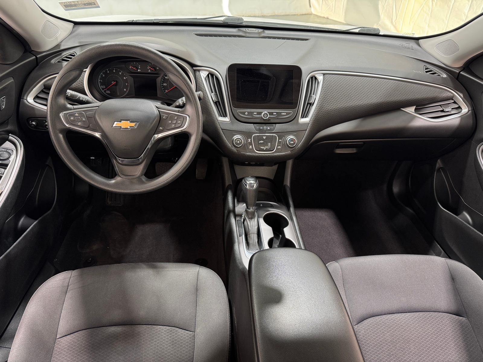 Thumbnail: 2020 Chevrolet Malibu - 3