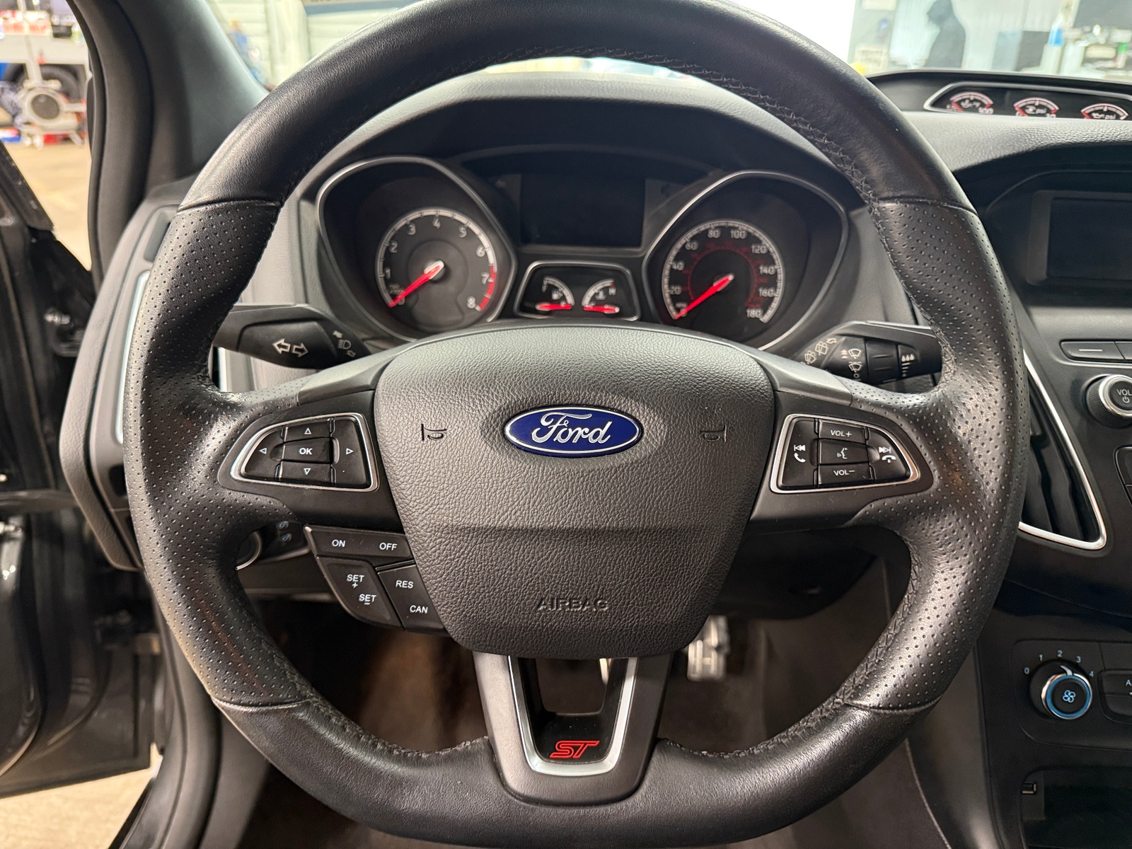 Thumbnail: 2018 Ford Focus - 5