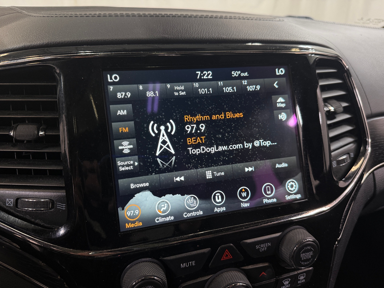 Thumbnail: 2020 Jeep Grand Cherokee - 3