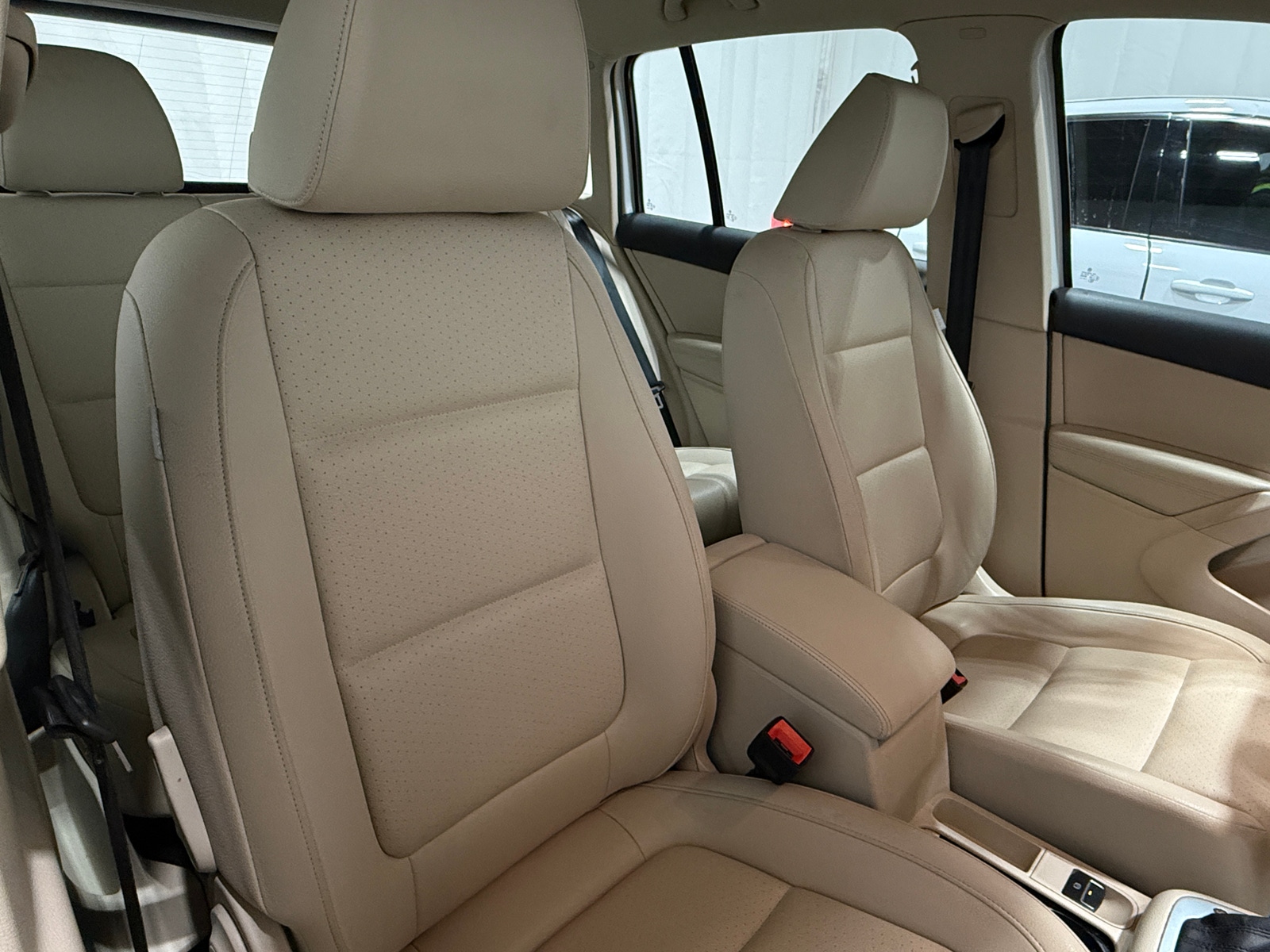 Thumbnail: 2017 Volkswagen Tiguan - 2