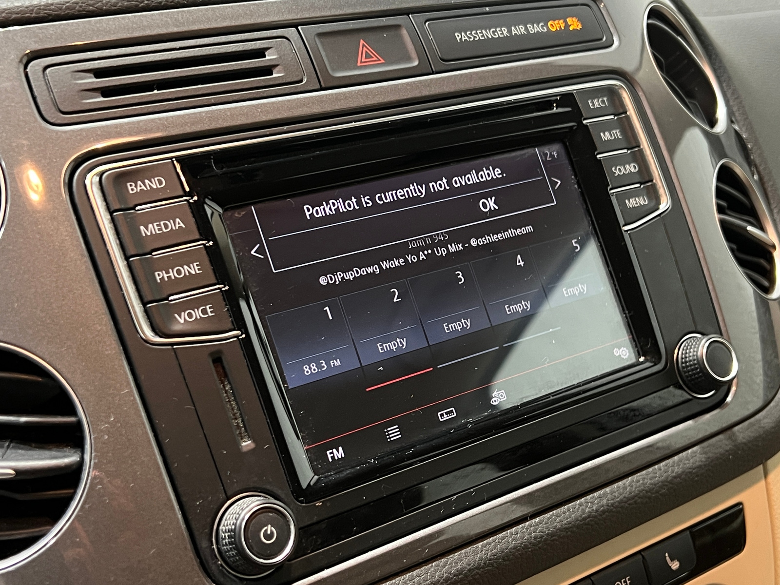 Thumbnail: 2017 Volkswagen Tiguan - 4