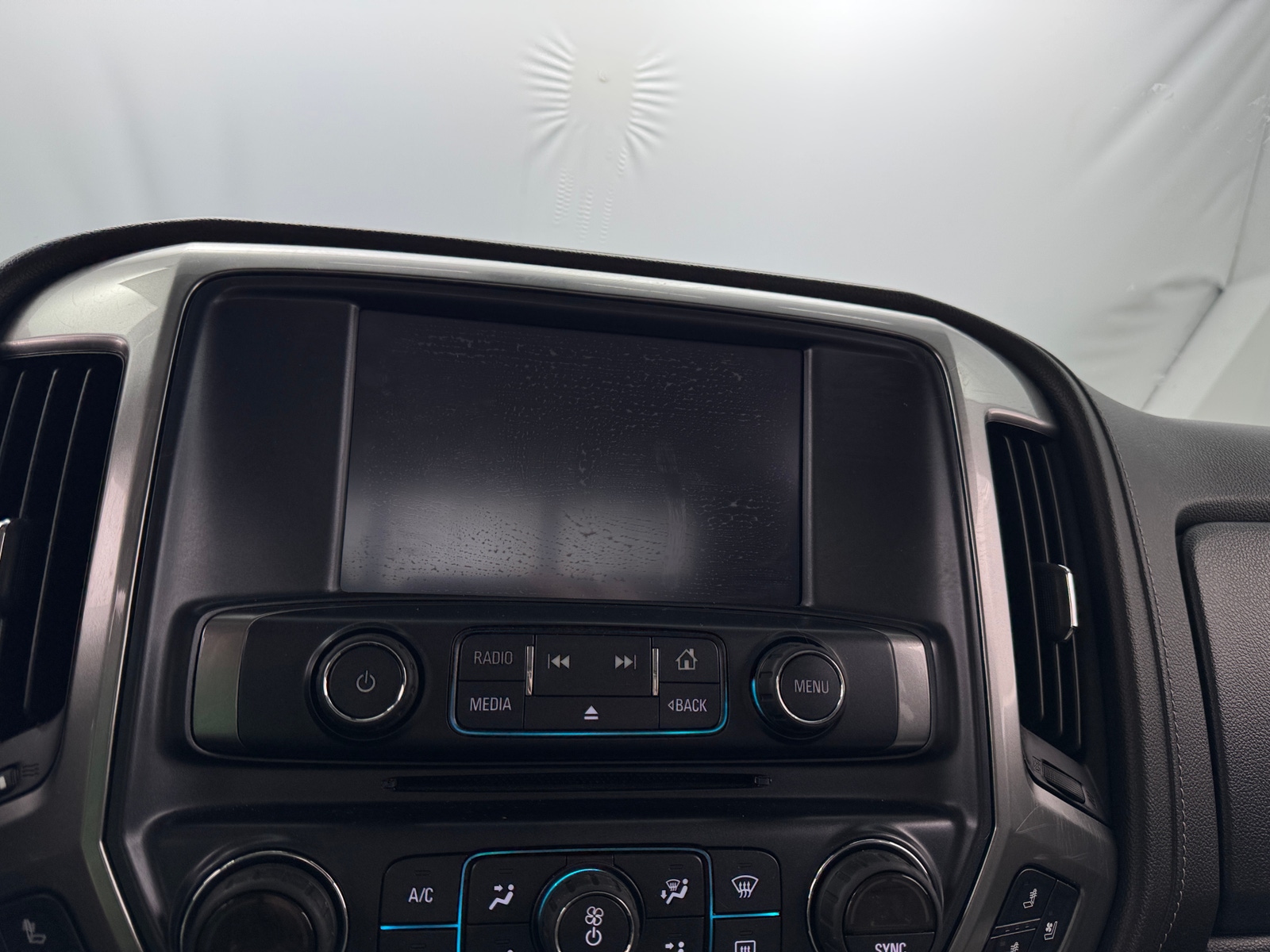 Thumbnail: 2017 Chevrolet Silverado 1500 - 3