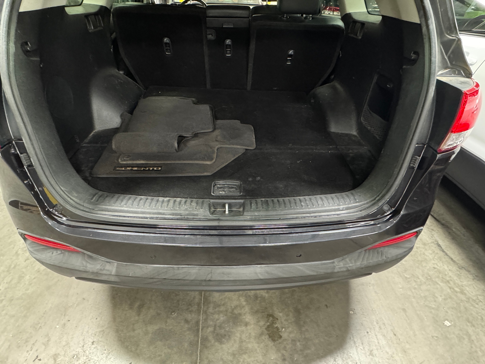 Thumbnail: 2017 Kia Sorento - 7