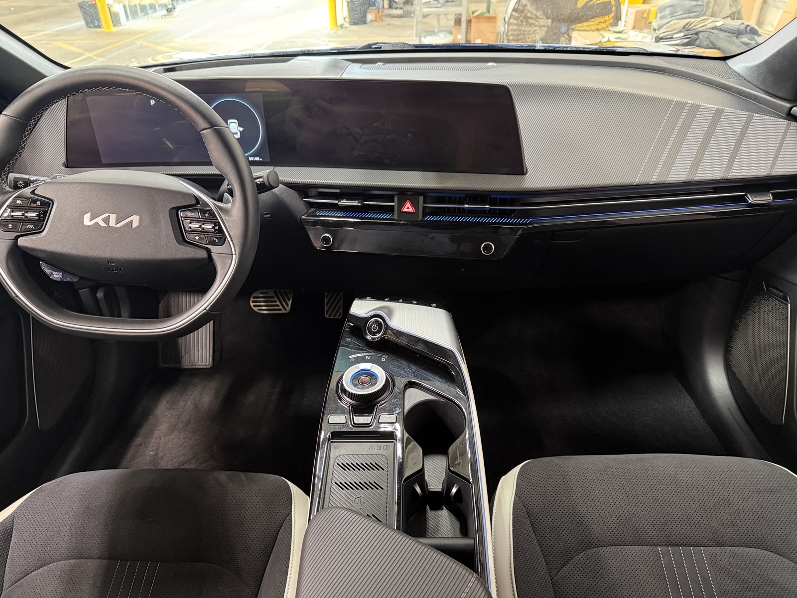 Thumbnail: 2022 Kia EV6 - 2