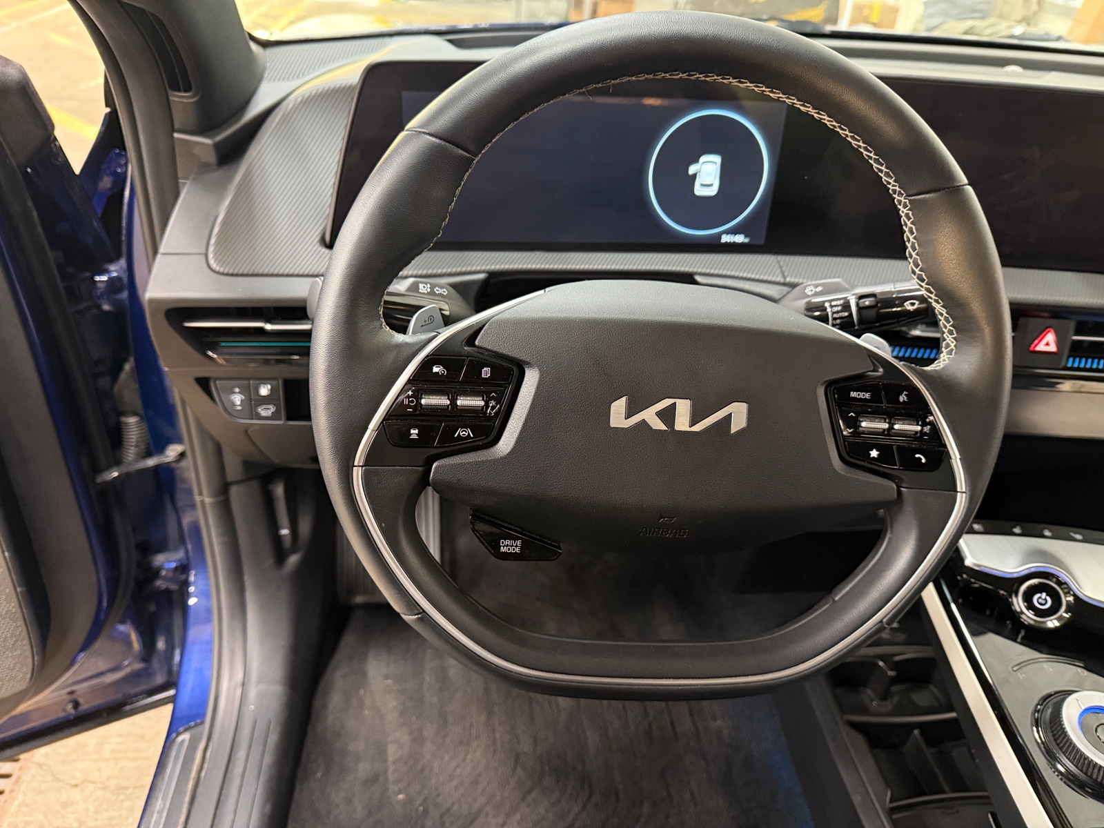 Thumbnail: 2022 Kia EV6 - 4