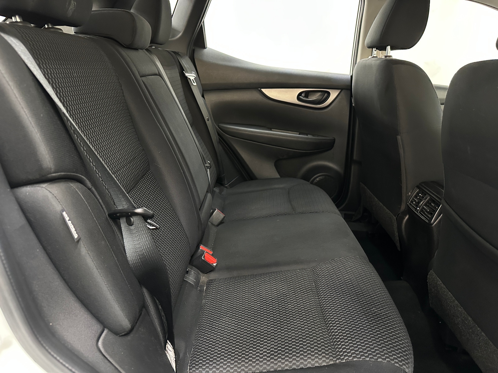 Thumbnail: 2022 Nissan Rogue Sport - 6