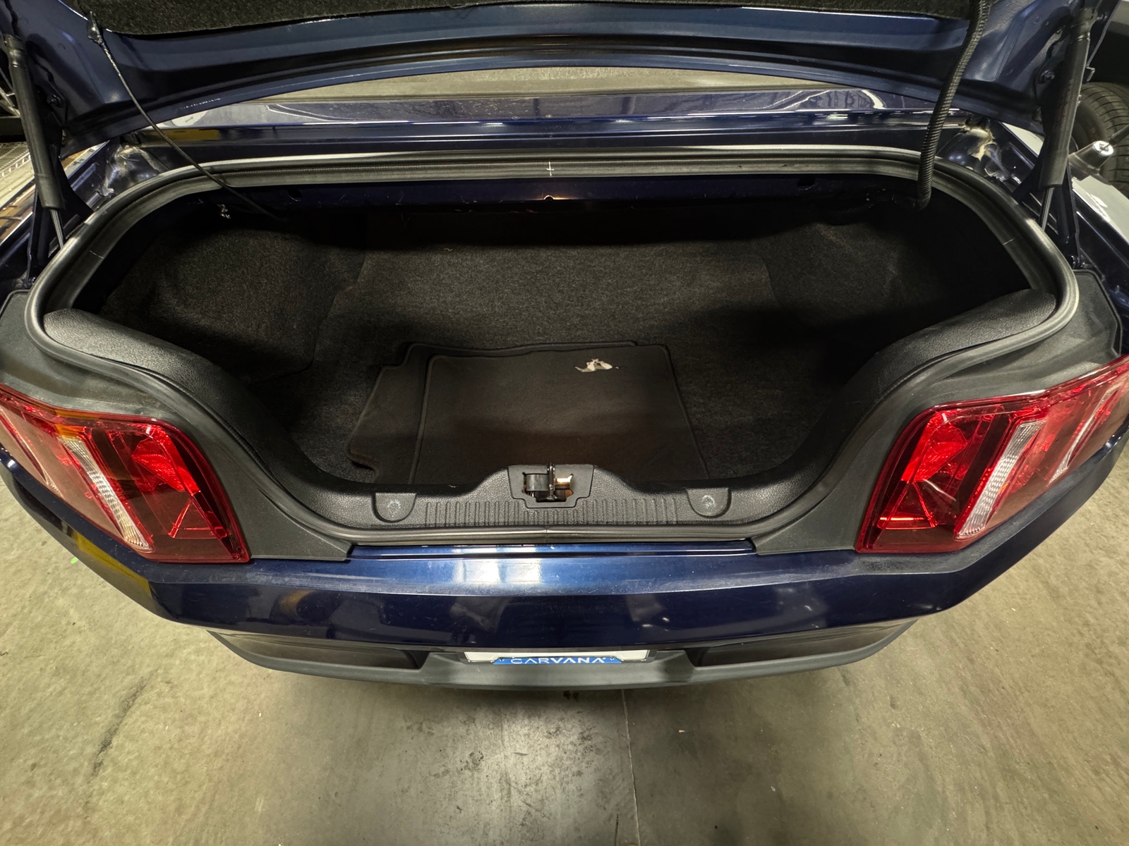 Thumbnail: 2011 Ford Mustang - 6