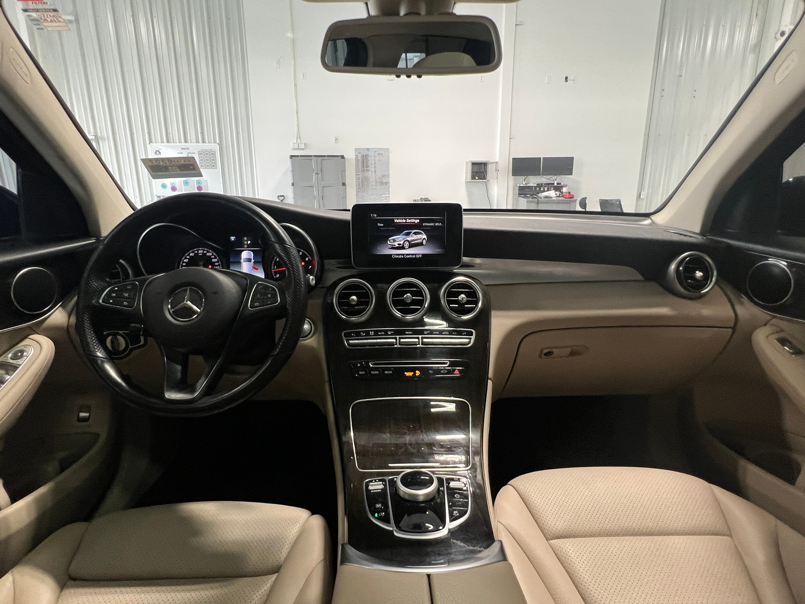 Thumbnail: 2019 Mercedes-Benz GLC - 2