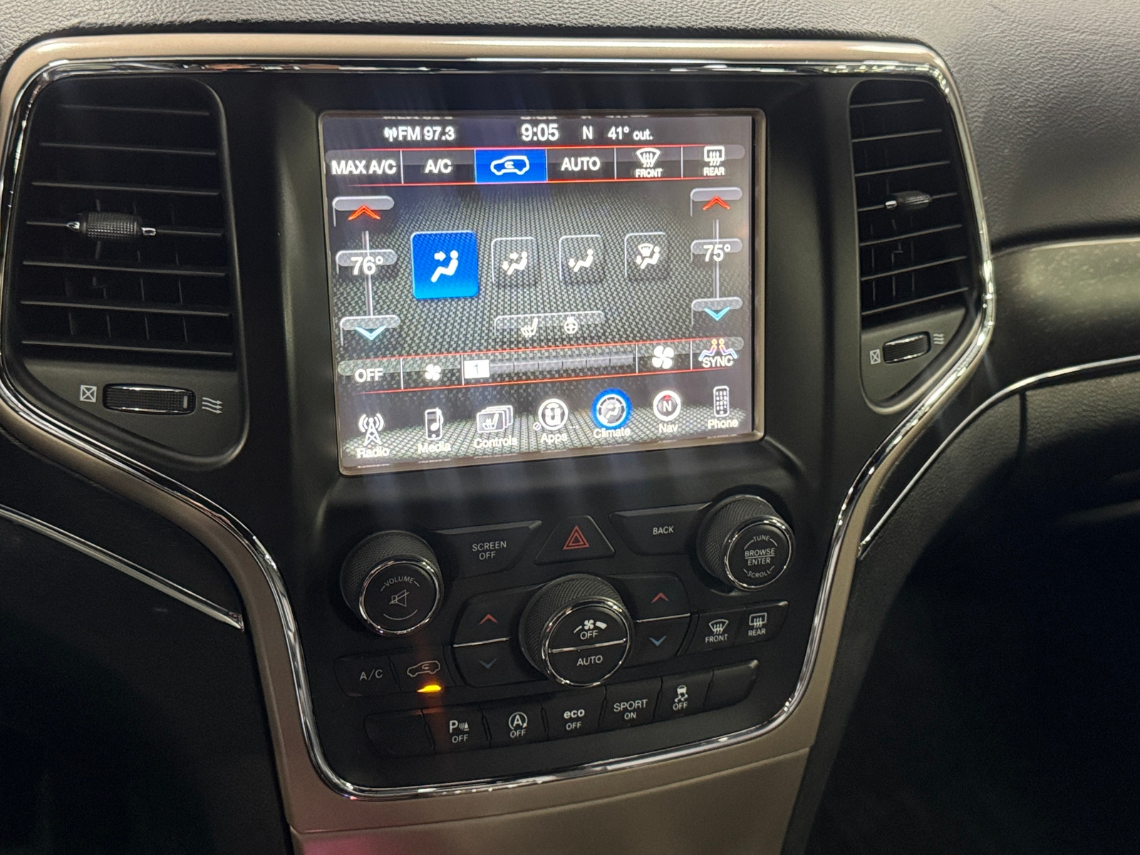 Thumbnail: 2017 Jeep Grand Cherokee - 3