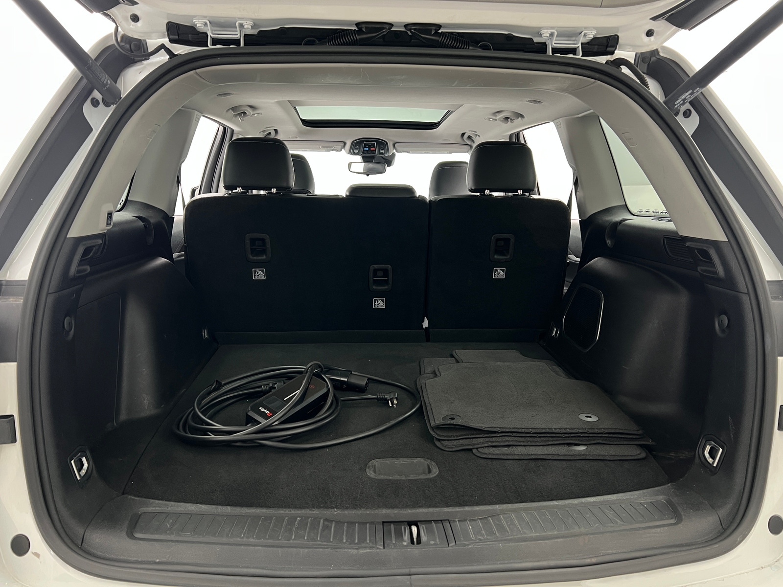 Thumbnail: 2023 Jeep Grand Cherokee - 6