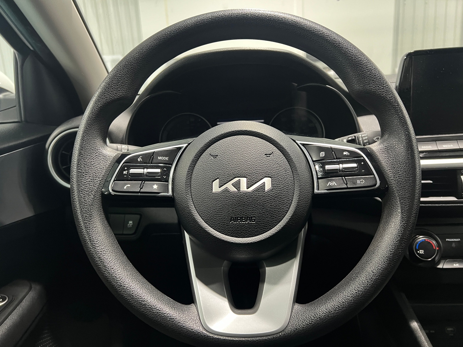 Thumbnail: 2024 Kia Forte - 5