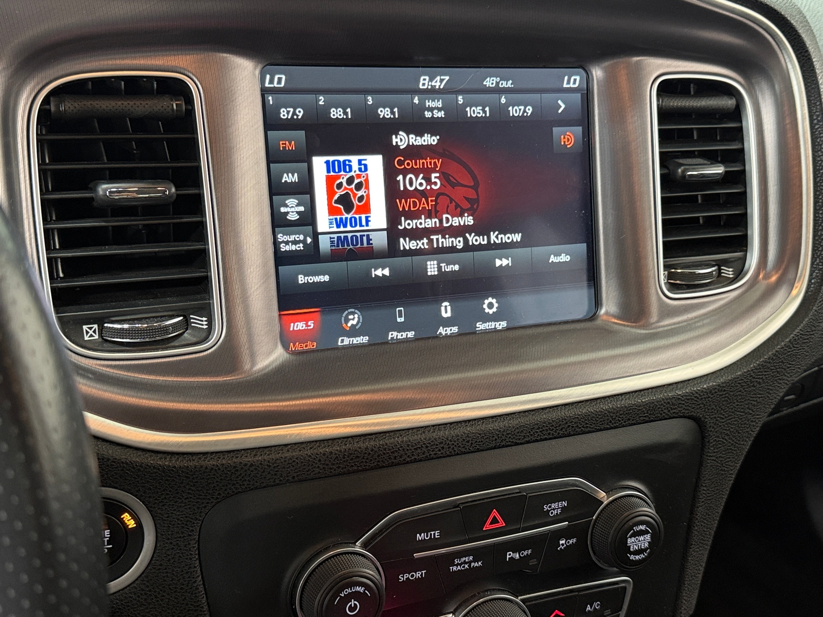 Thumbnail: 2020 Dodge Charger - 4