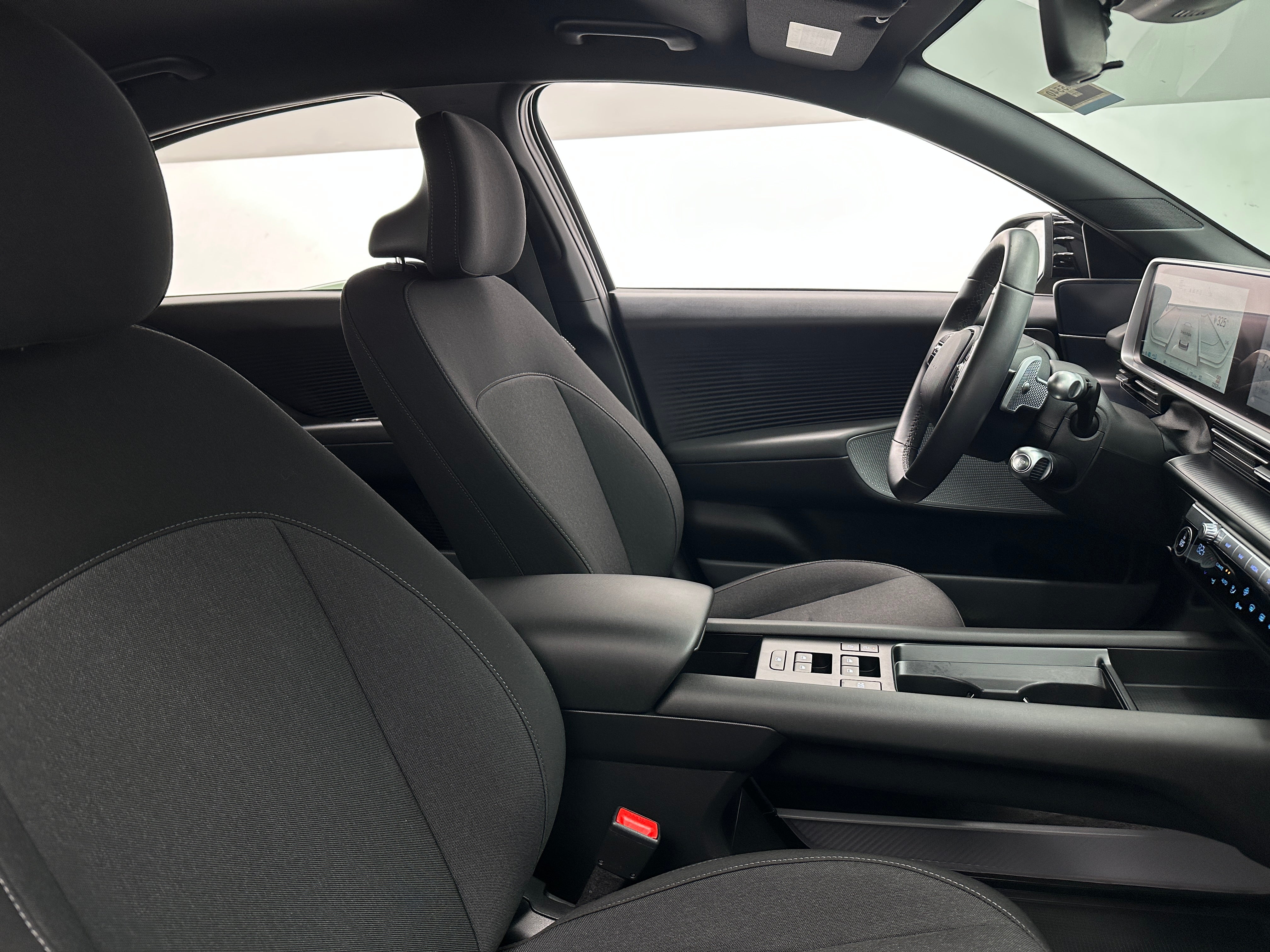 Used 2024 Hyundai IONIQ 6 SE with VIN KMHM24AC3RA073538 for sale in Auburn, WA