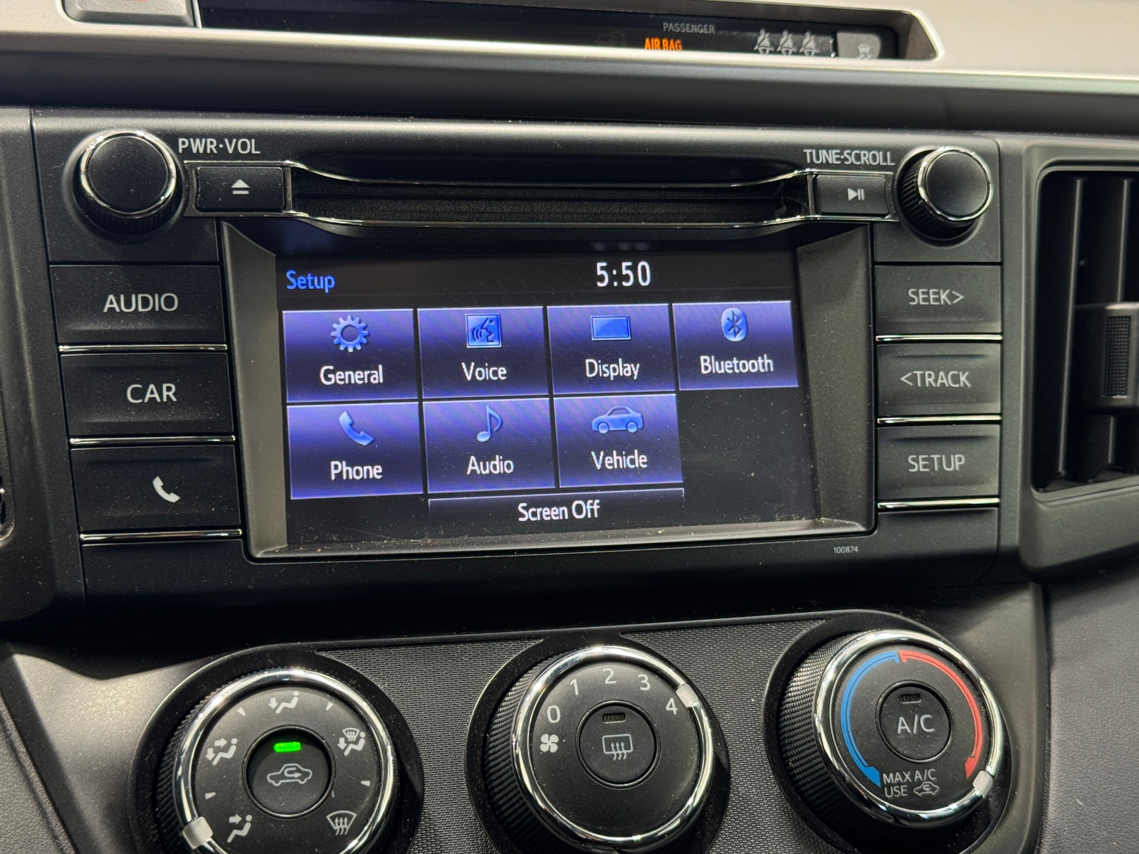 Thumbnail: 2018 Toyota RAV4 - 4