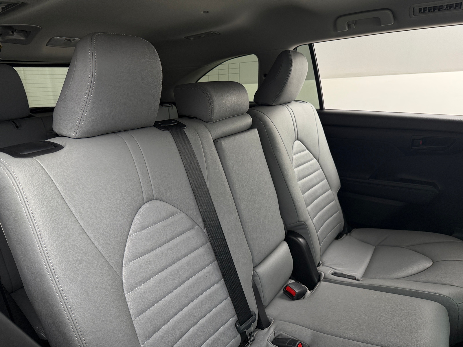 Thumbnail: 2023 Toyota Highlander - 6