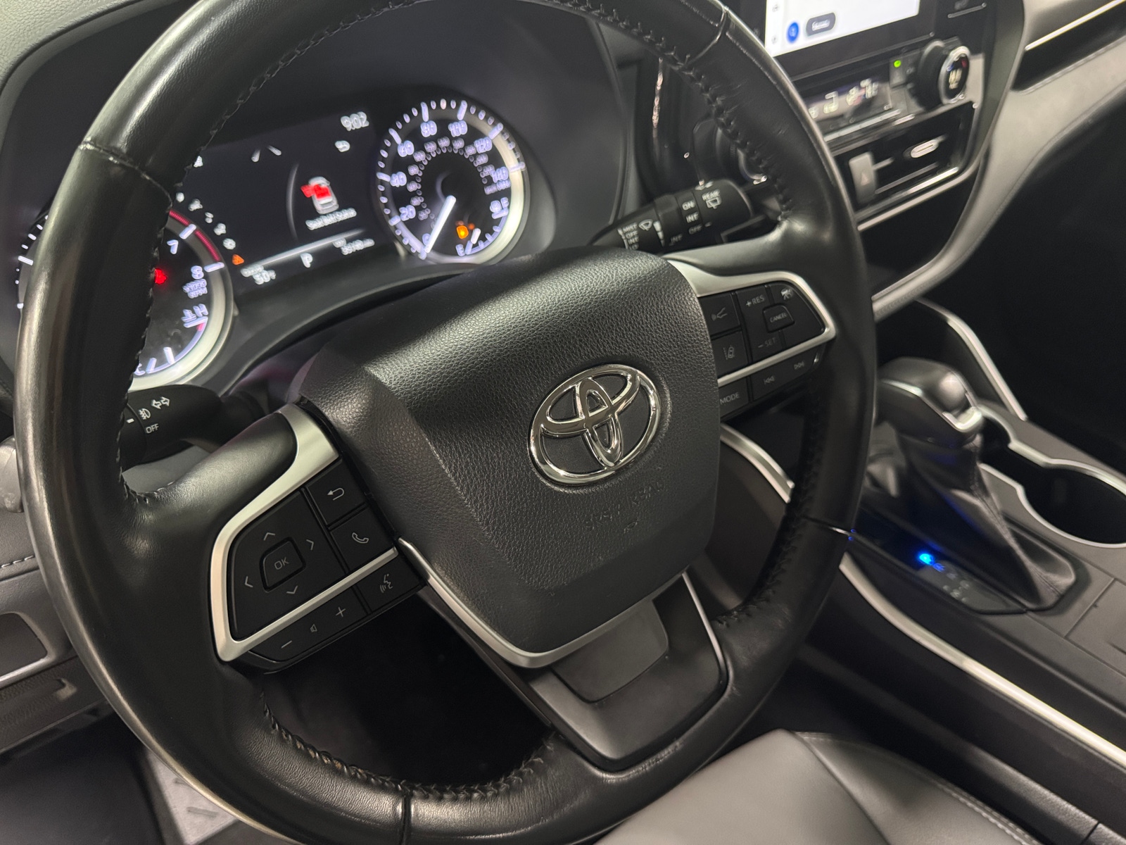 Thumbnail: 2023 Toyota Highlander - 5