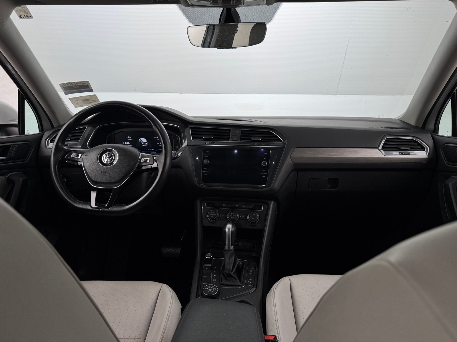 Thumbnail: 2019 Volkswagen Tiguan - 2