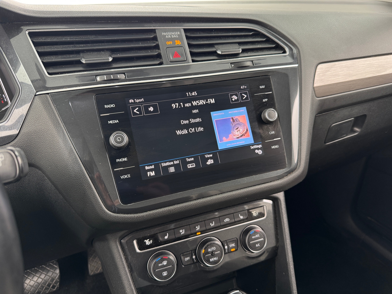 Thumbnail: 2019 Volkswagen Tiguan - 3