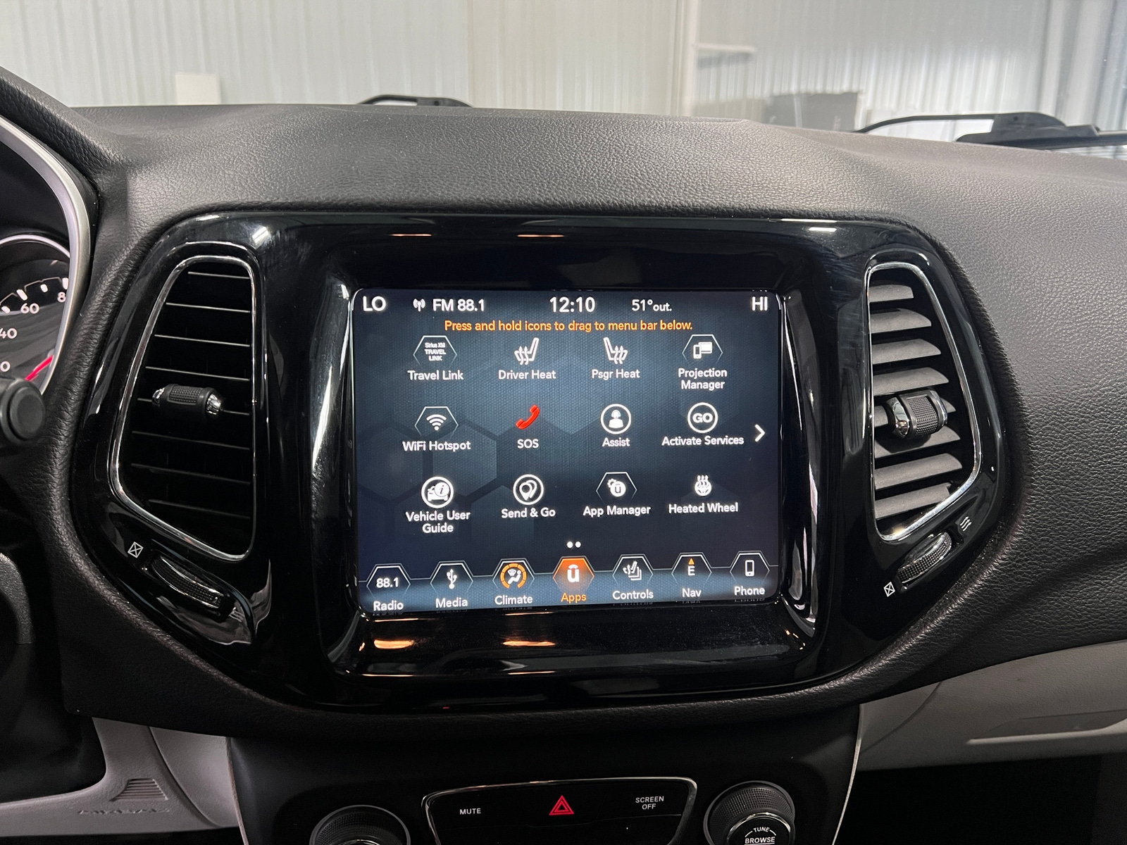 Thumbnail: 2018 Jeep Compass - 3