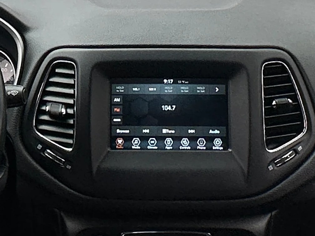 Thumbnail: 2021 Jeep Compass - 4