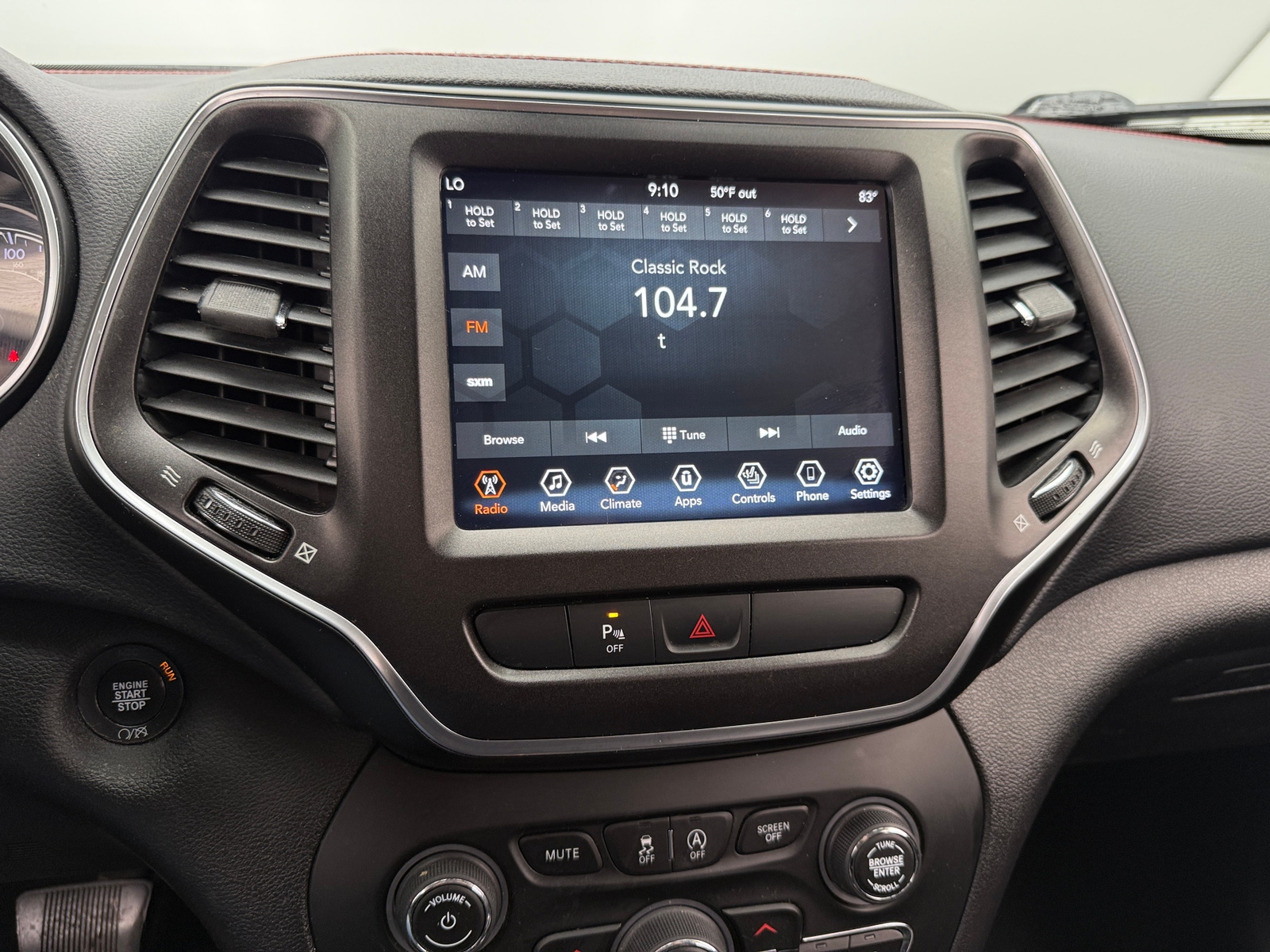 Thumbnail: 2019 Jeep Cherokee - 4