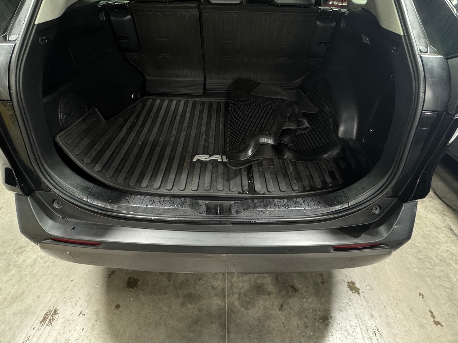 Thumbnail: 2021 Toyota RAV4 - 6