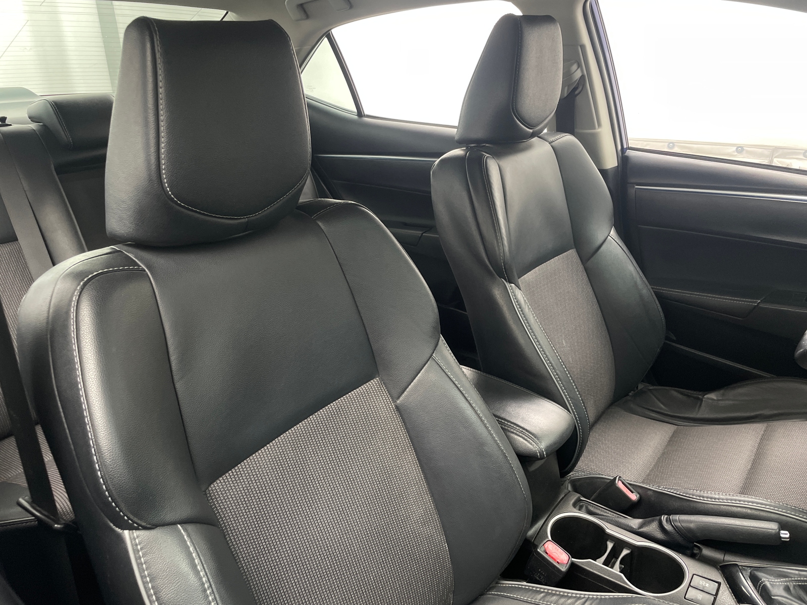 Thumbnail: 2015 Toyota Corolla - 2