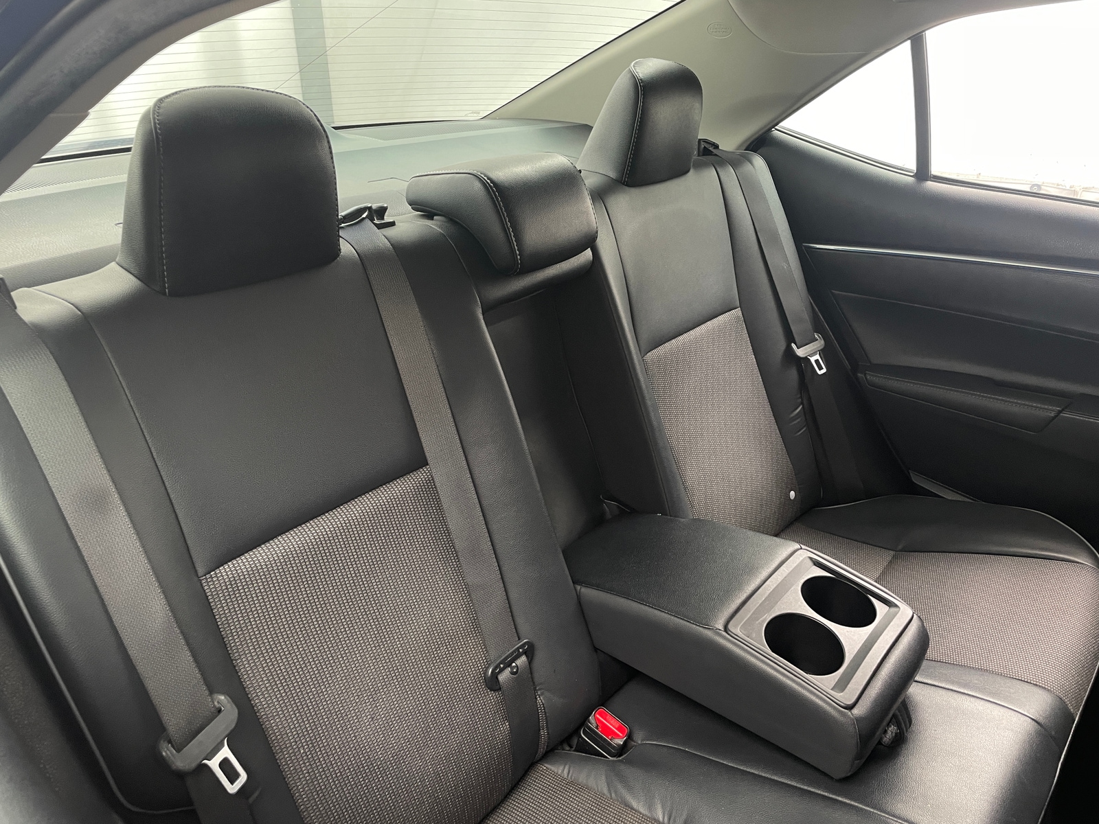 Thumbnail: 2015 Toyota Corolla - 6