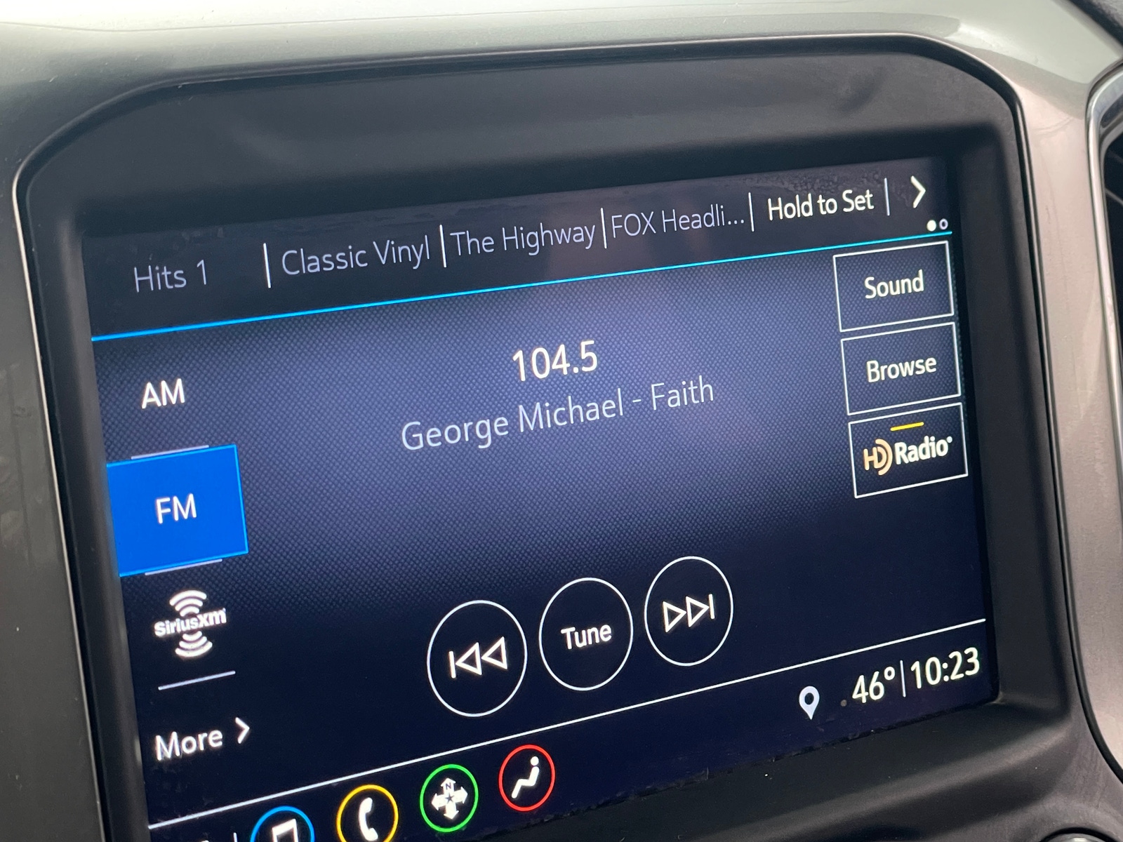 Thumbnail: 2019 Chevrolet Silverado 1500 - 4