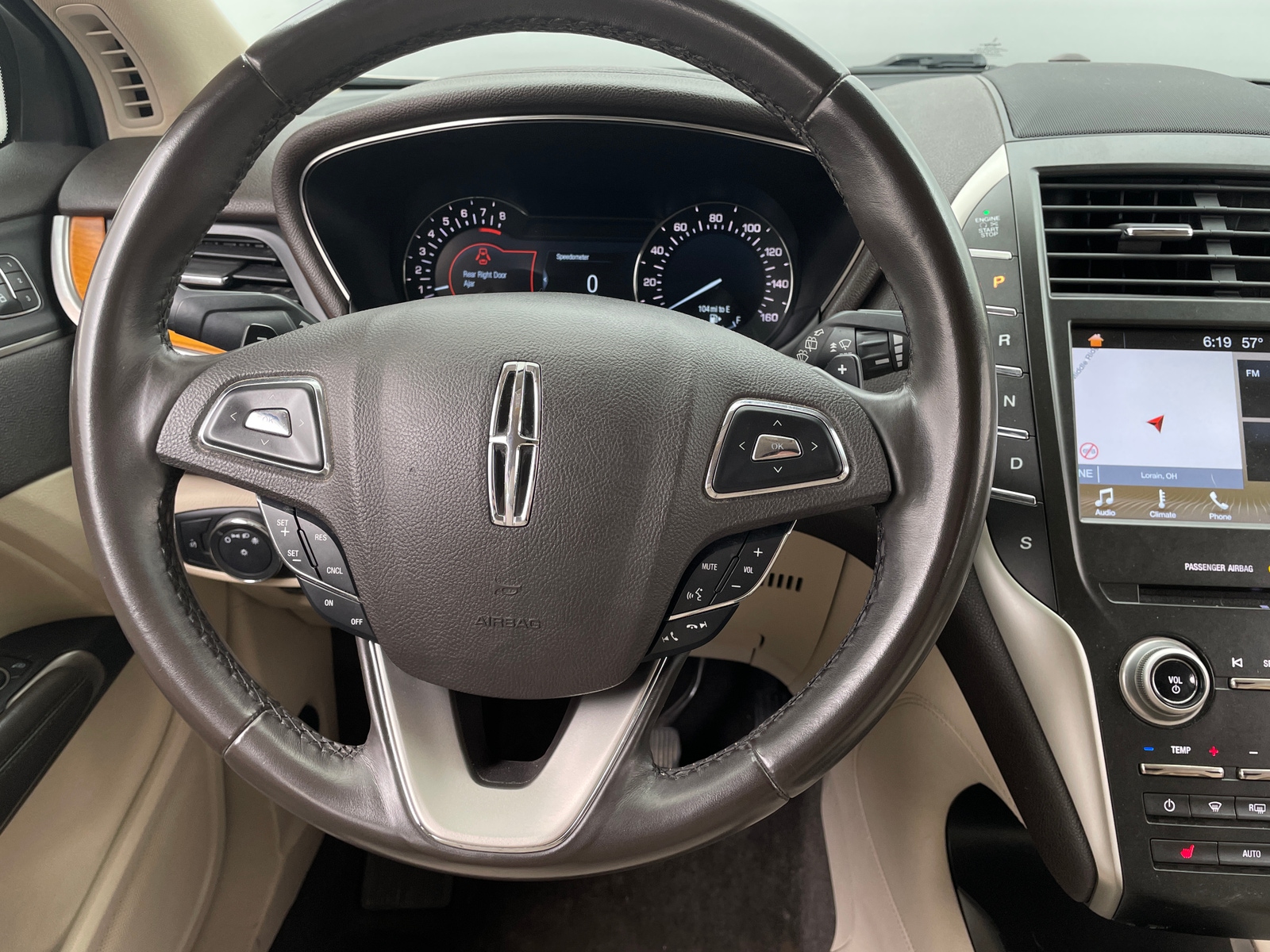 Thumbnail: 2017 Lincoln MKC - 4