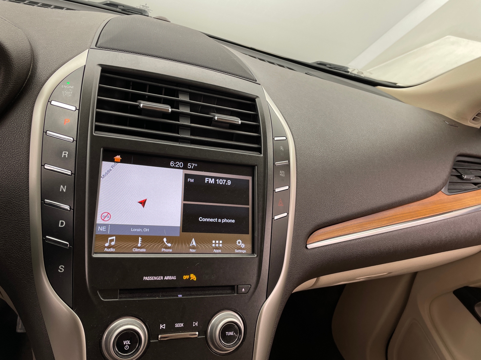 Thumbnail: 2017 Lincoln MKC - 3