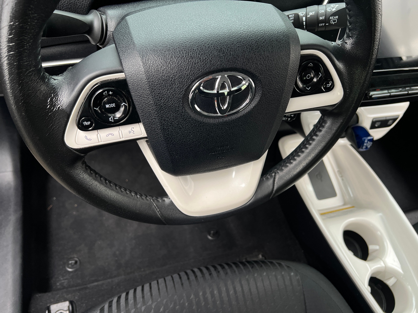 Thumbnail: 2016 Toyota Prius - 5